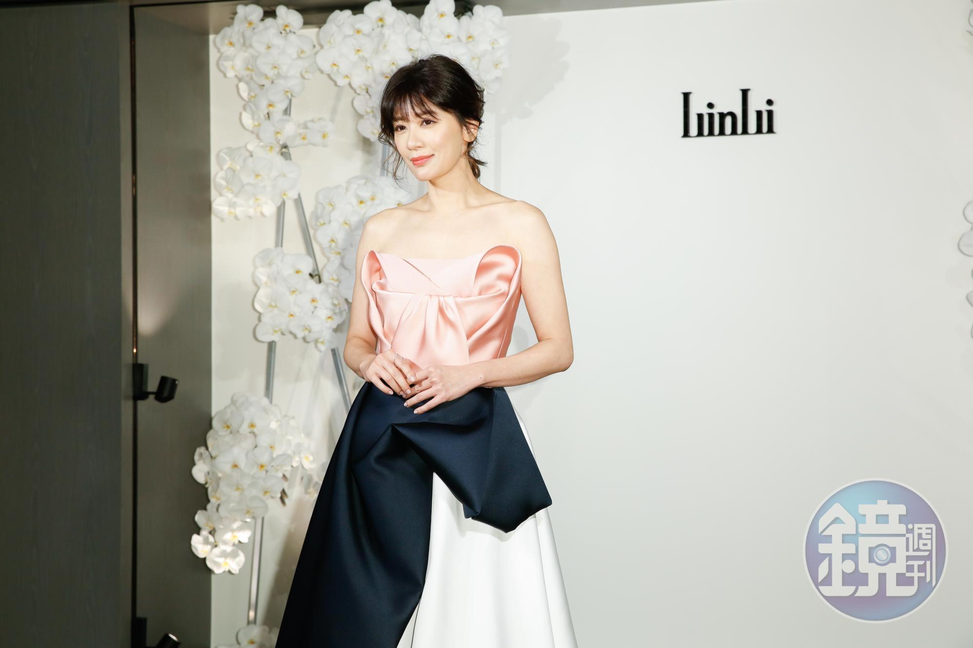 賈靜雯昨出席林莉LinLi Boutique開幕,透露除拍戲外沒試過婚紗。