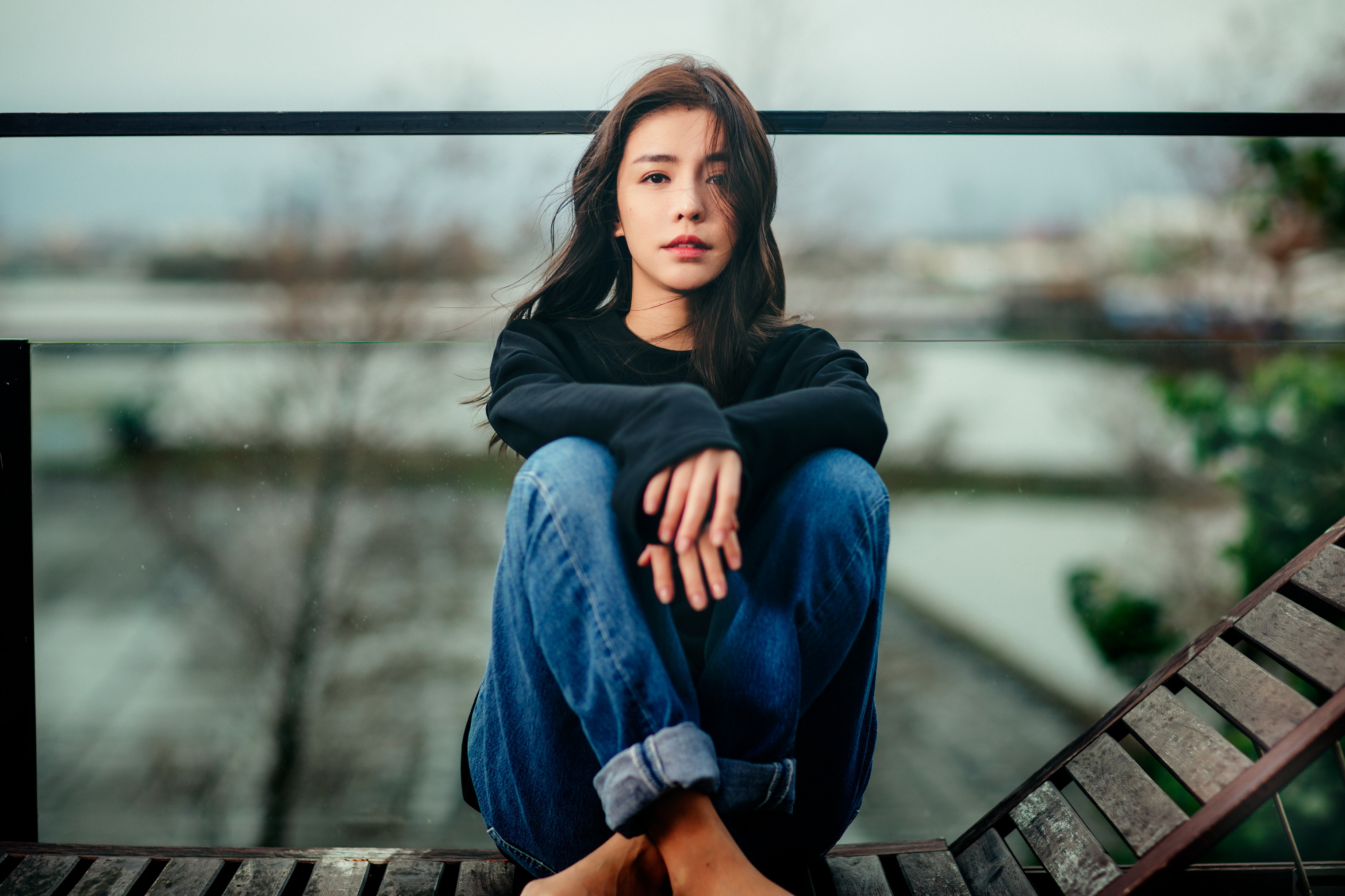 李毓芬推出久違的單曲〈早應該〉,站上本週第8名。(宏將多利安)