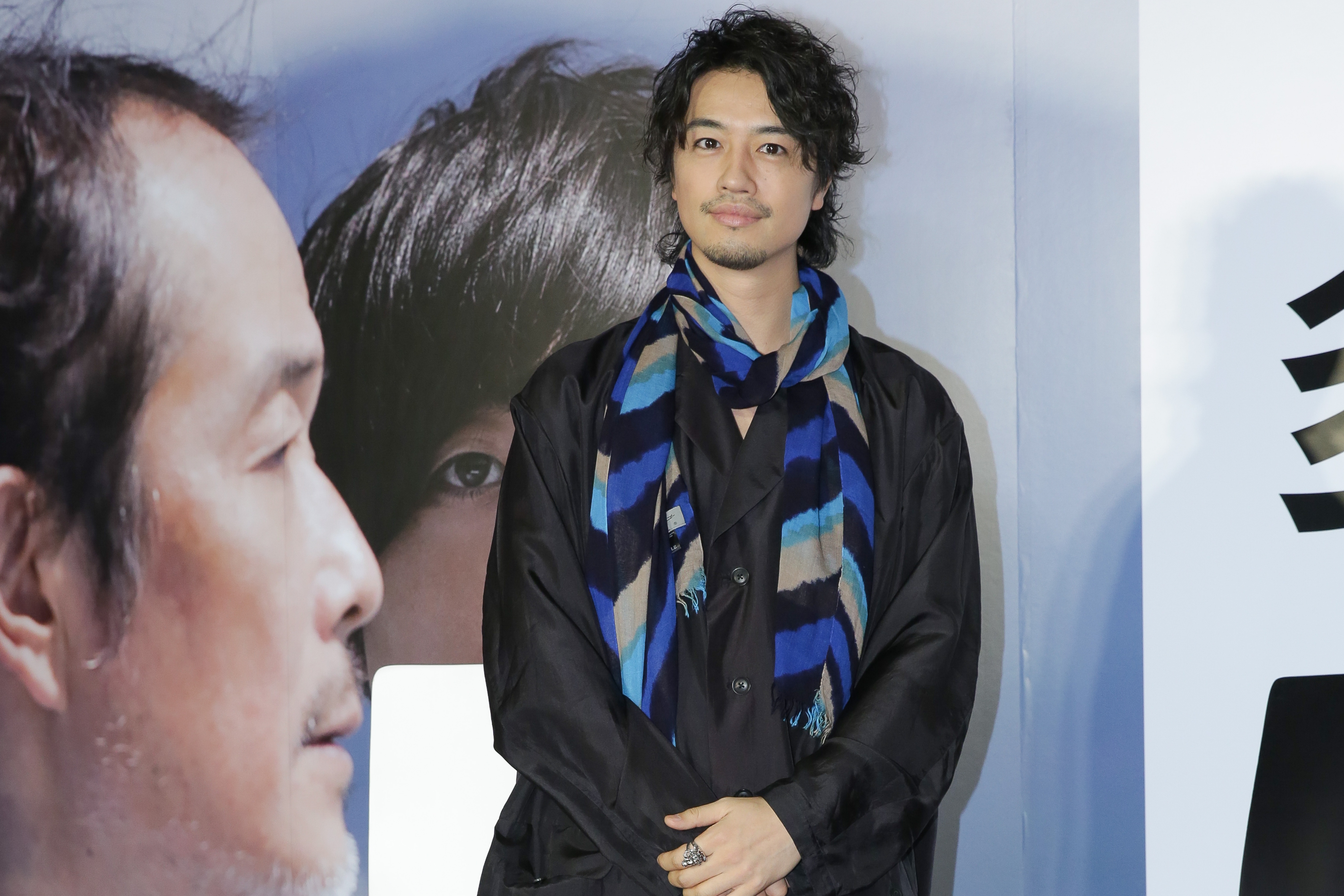 日星齋藤工為他執導電影《多桑不在家》來台與大家見面。