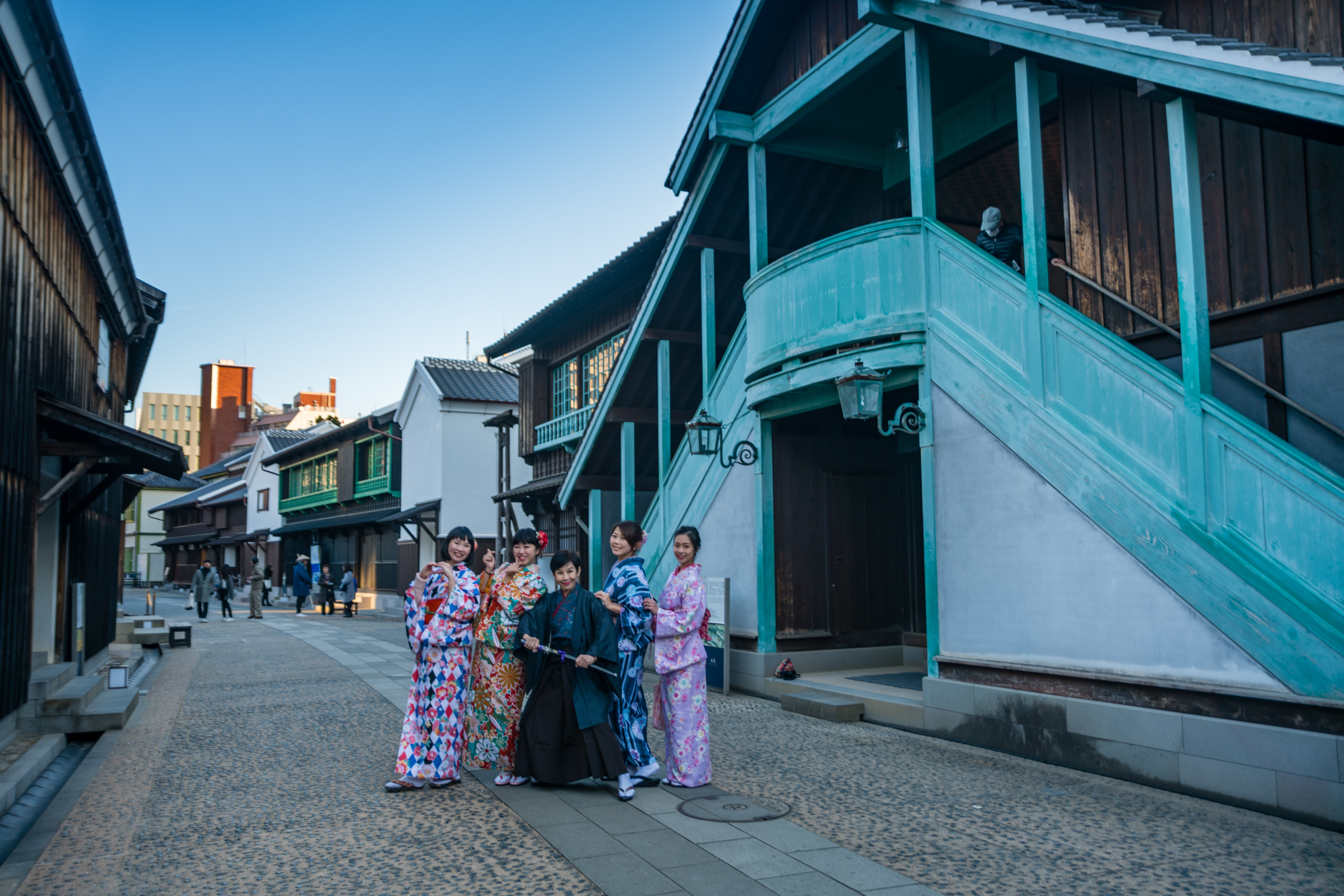 在長崎出島的復古街道上拍照，是最好的旅行記憶。