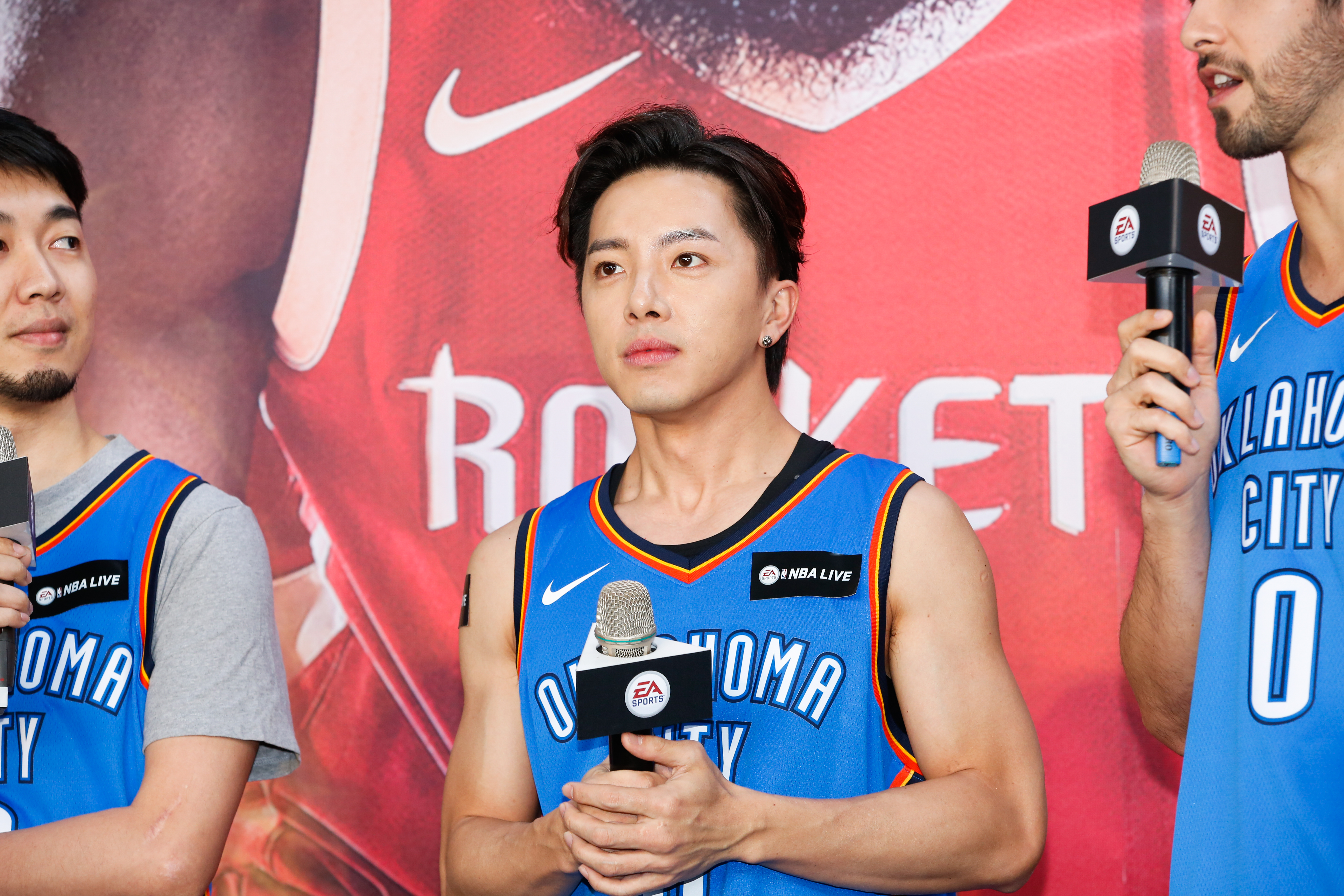 坤達透露今年下半年將舉行婚禮，已經在訂飯店。