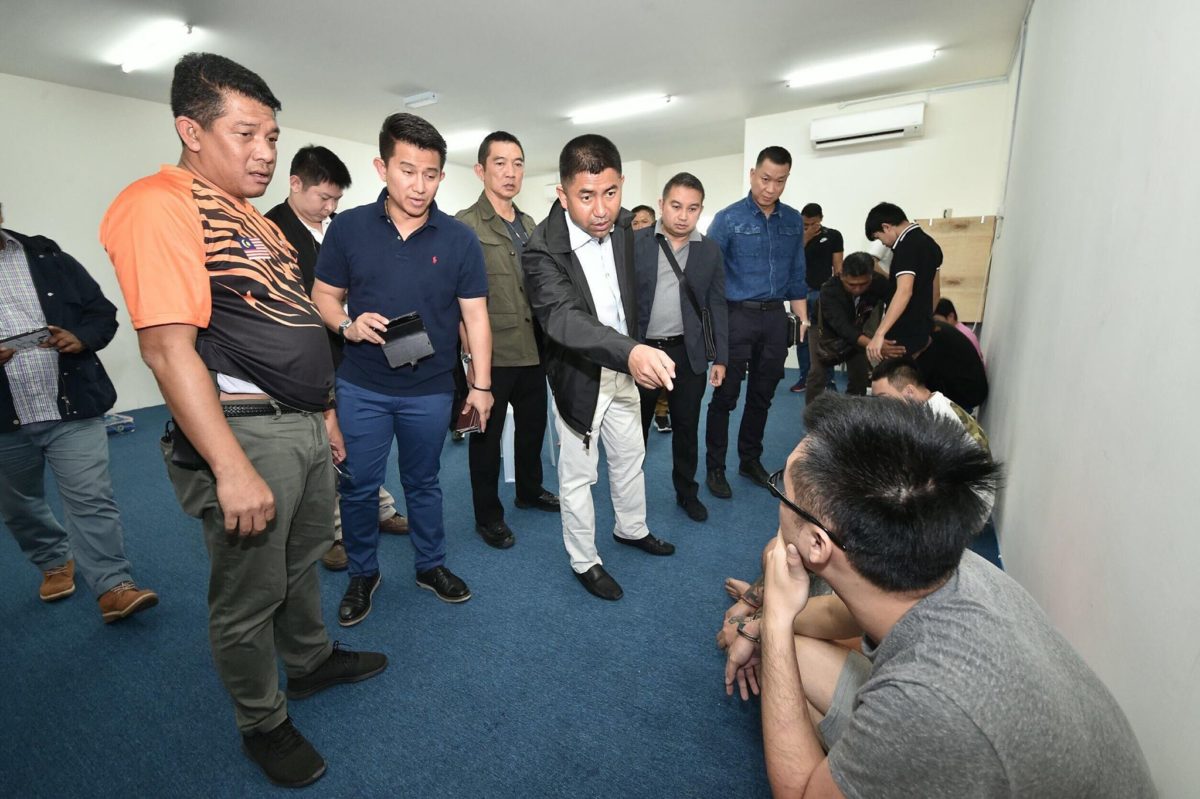 台灣、泰國及馬國三方警方破獲台灣金主出資的詐騙機房。（刑事局提供）