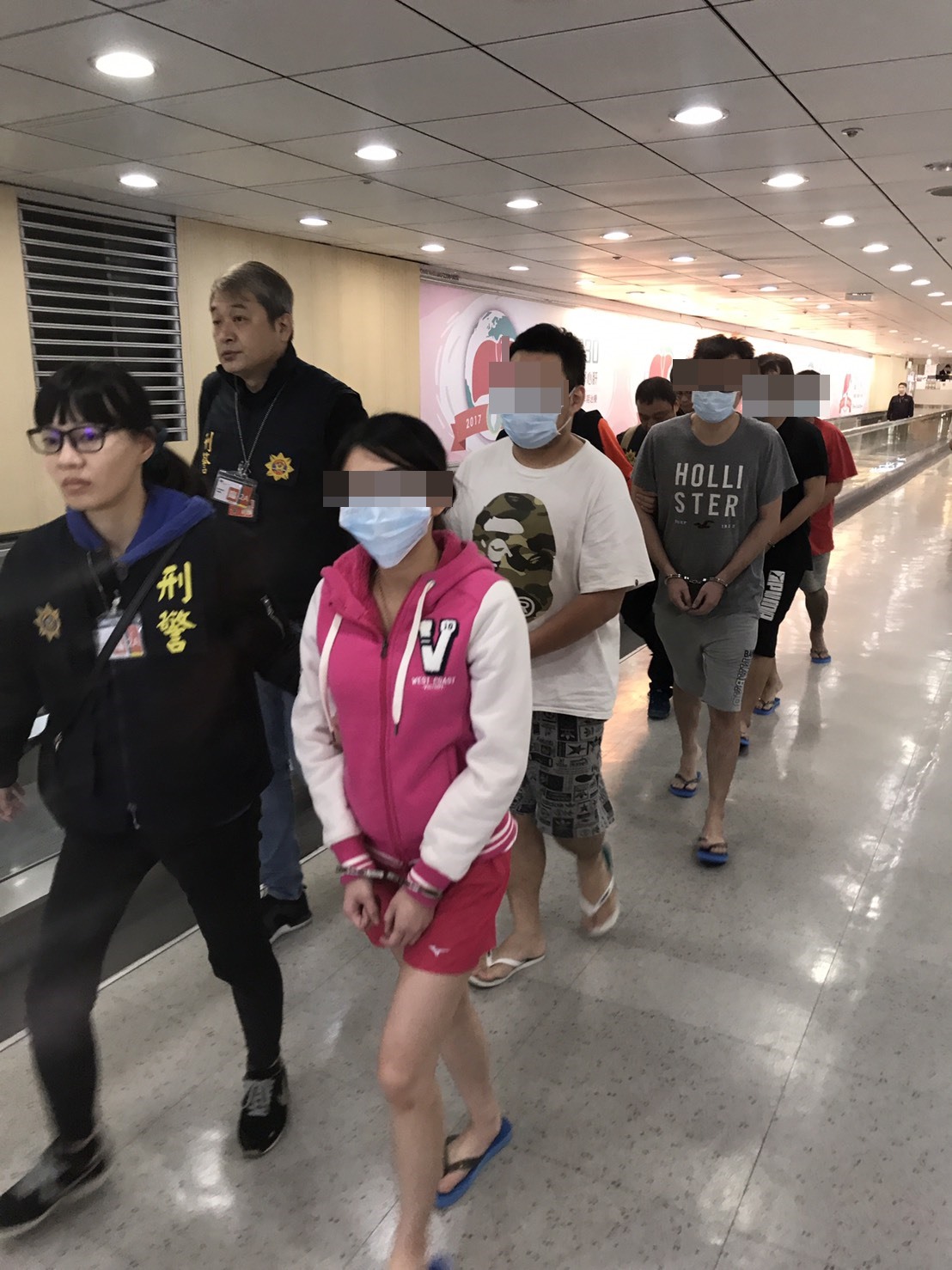 5名台籍詐騙嫌犯遭遣返回國。（刑事局提供）