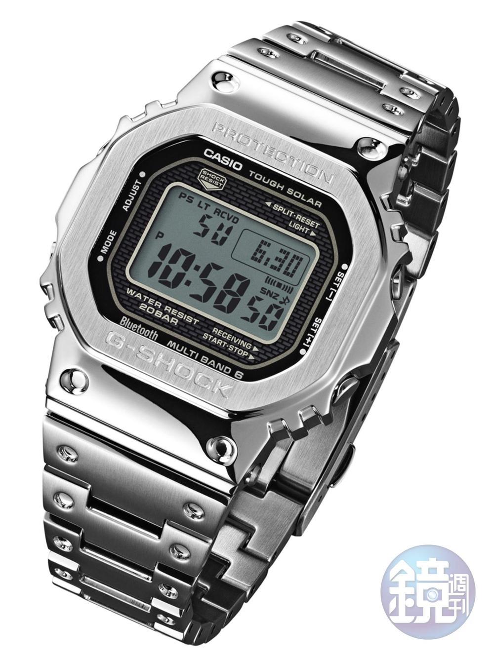《G-SHOCK GMW-B5000D-1》 太陽能石英機芯/不鏽鋼材質/時間、日期顯示/藍牙連線、世界六局標準電波自動校正時間等多種功能/防水200米/金屬鏈帶/建議售價：NT$15,000