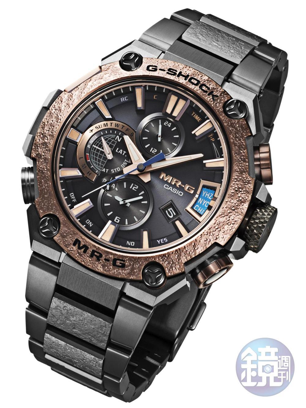 《G-SHOCK MRG-G2000HA》 太陽能石英機芯/鈦金屬＋素銅與紫金材質/時間、日期顯示/藍牙連線、世界六局標準電波、GPS自動校正時間等多種功能/鎚起工藝「荒鎚目」/防水200米/金屬鏈帶/限量350只/建議售價：NT$240,000