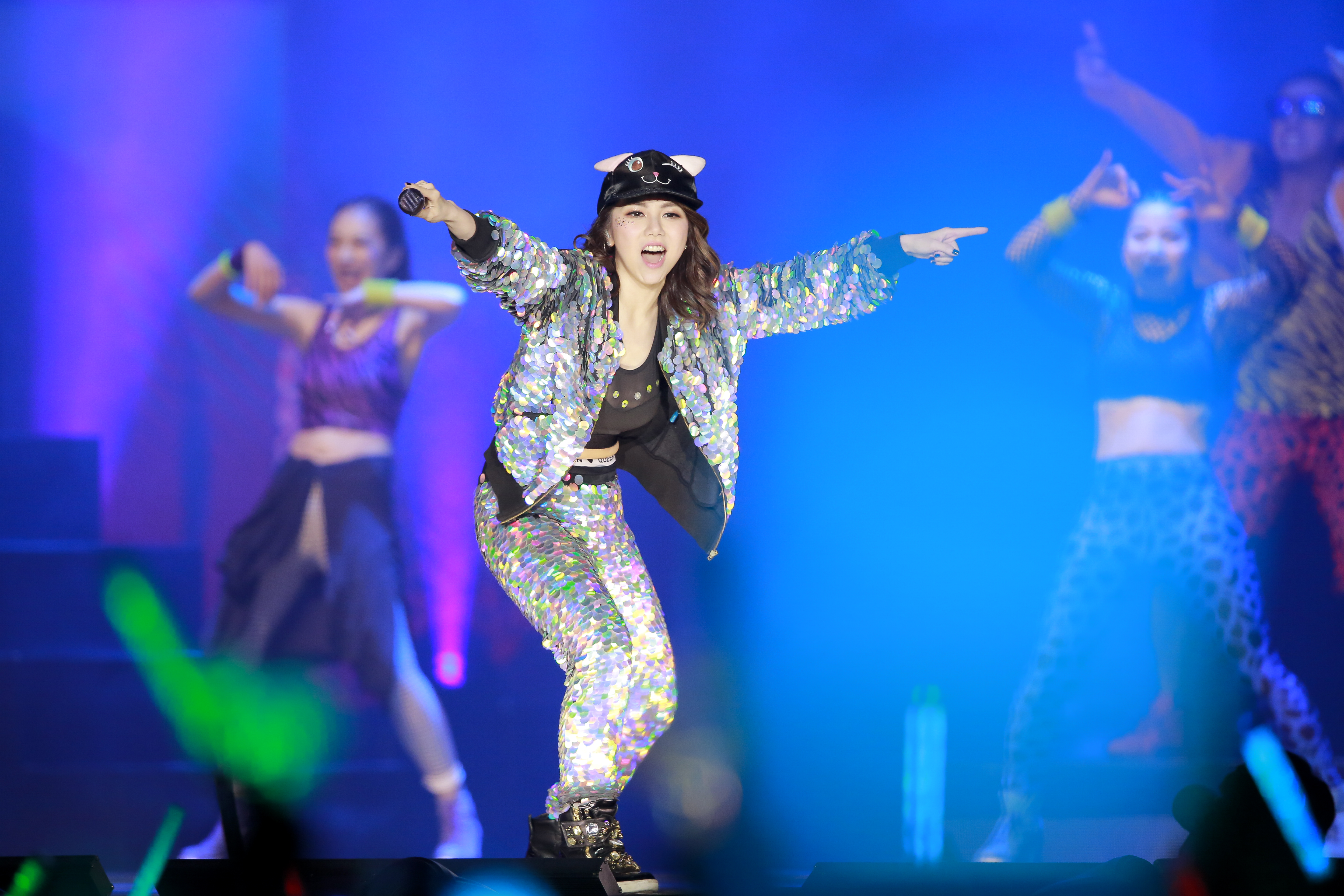 鄧紫棋表示10年來了台灣80次，因為很愛台灣，喜歡來此工作，哄得台灣粉絲超開心。