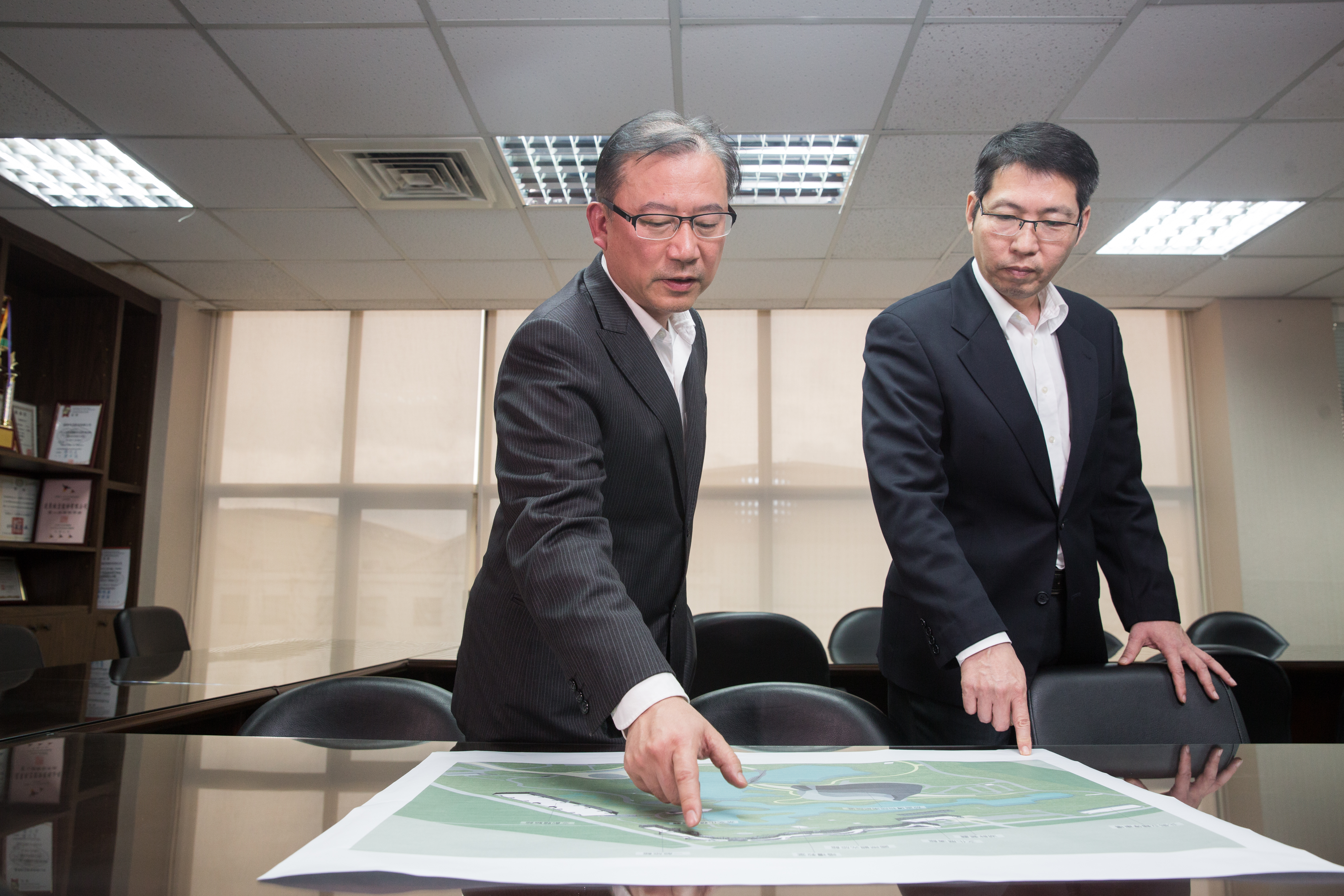 樺璽公司董事長曾金池指控，樺璽提出的6次修正案，都被故宮南院打槍，現在甚至被要求重做環評。