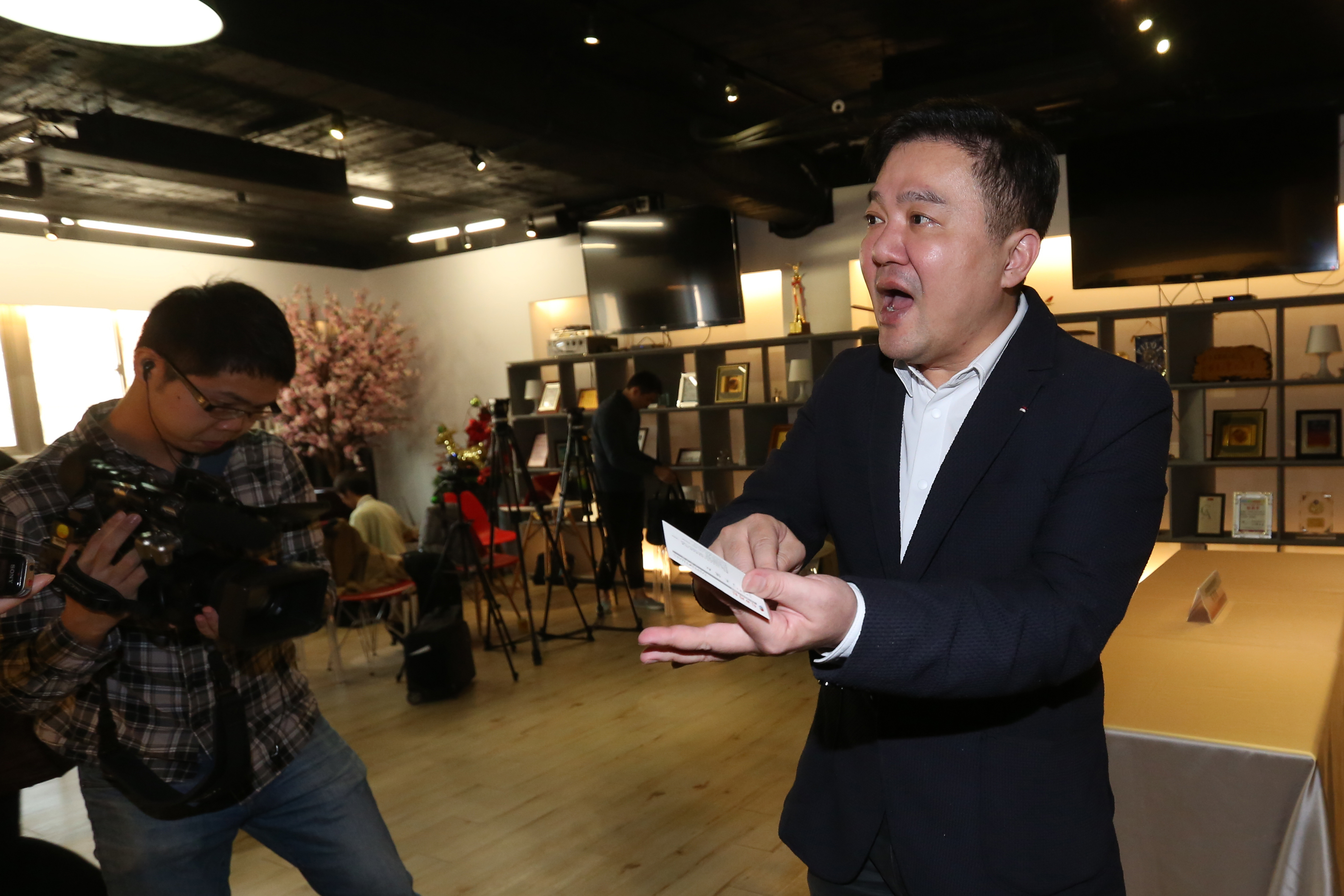 有媒體報導，故宮南院副院長李靜慧憂心樺璽融資恐成慶富詐貸案，樺福遠航集團董事長張綱維（圖）氣得提告加重誹謗。