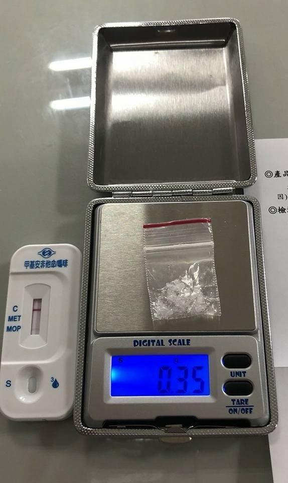 警方在翁男身上搜出0.35公克的安非他命。（警方提供）