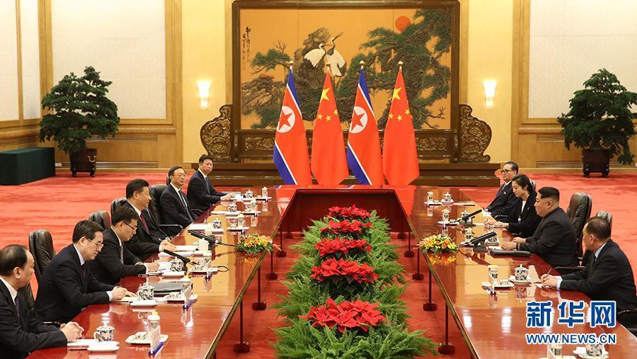在會談中，習近平代表中共中央對金正恩首次訪問中國表示熱烈歡迎。（翻攝自新華網）