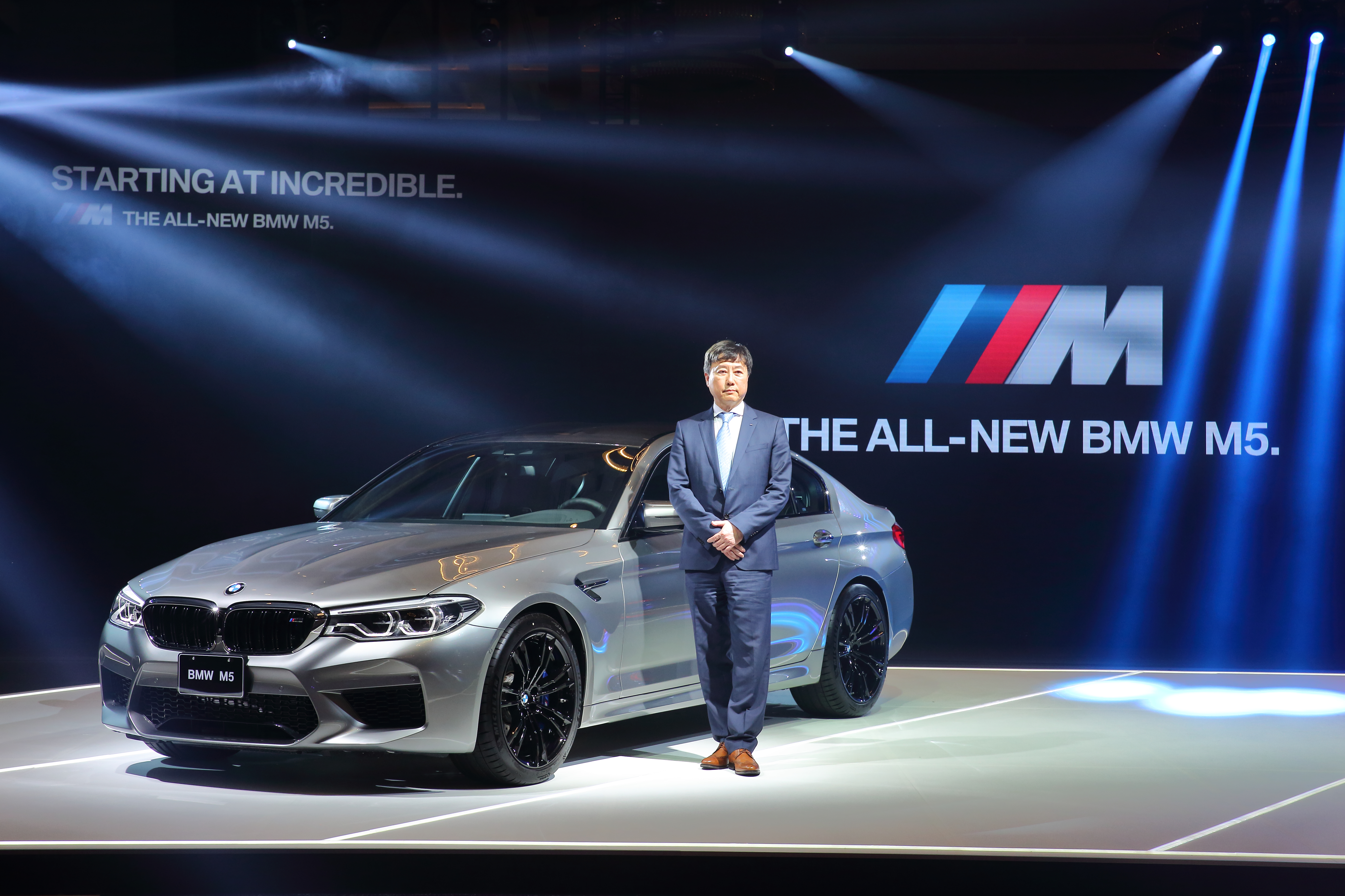 號稱BMW史上最速四門房車的新款M5終於登台。