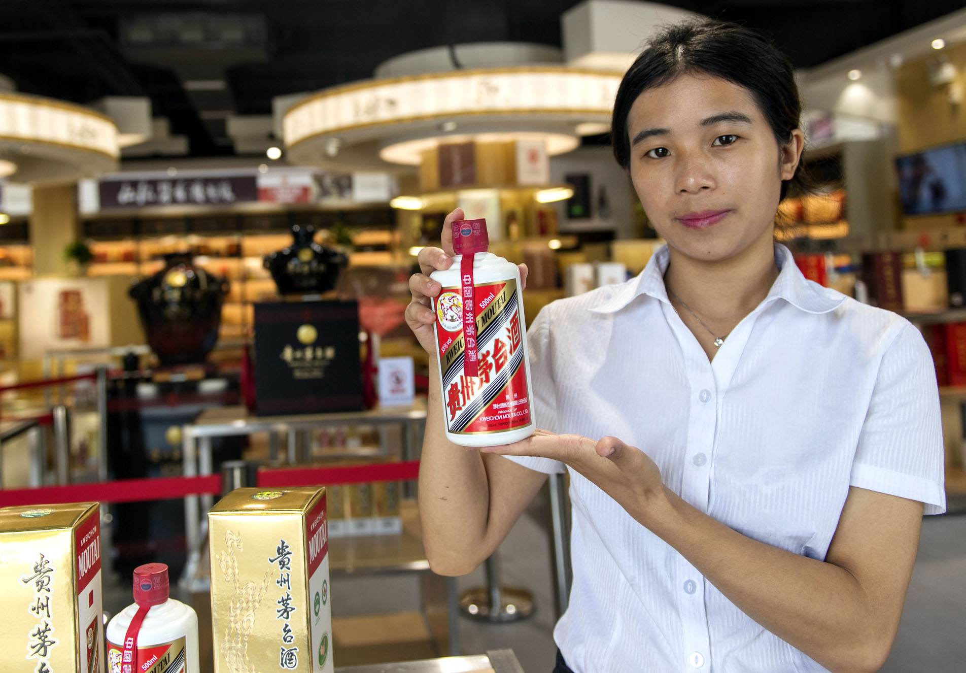 中國白酒龍頭貴州茅台近年來獲利亮眼，現在是A股股王。（東方IC）