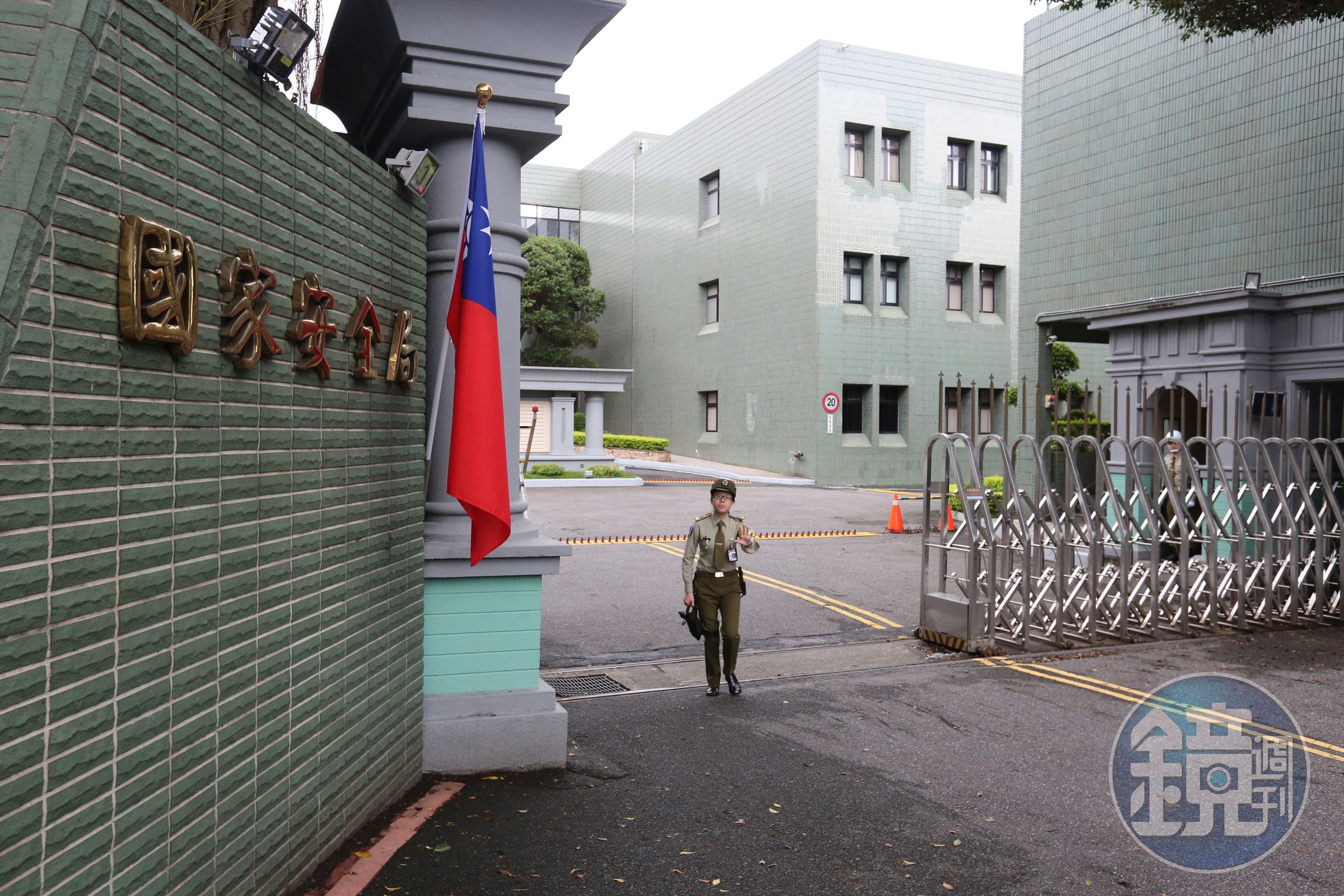 針對去年底總統官邸發生清槍誤擊事件，國安局特勤中心一反先前「該案非屬本局權責，不便代為說明」的說法，今天強調已進行行政處分。圖為國安局。