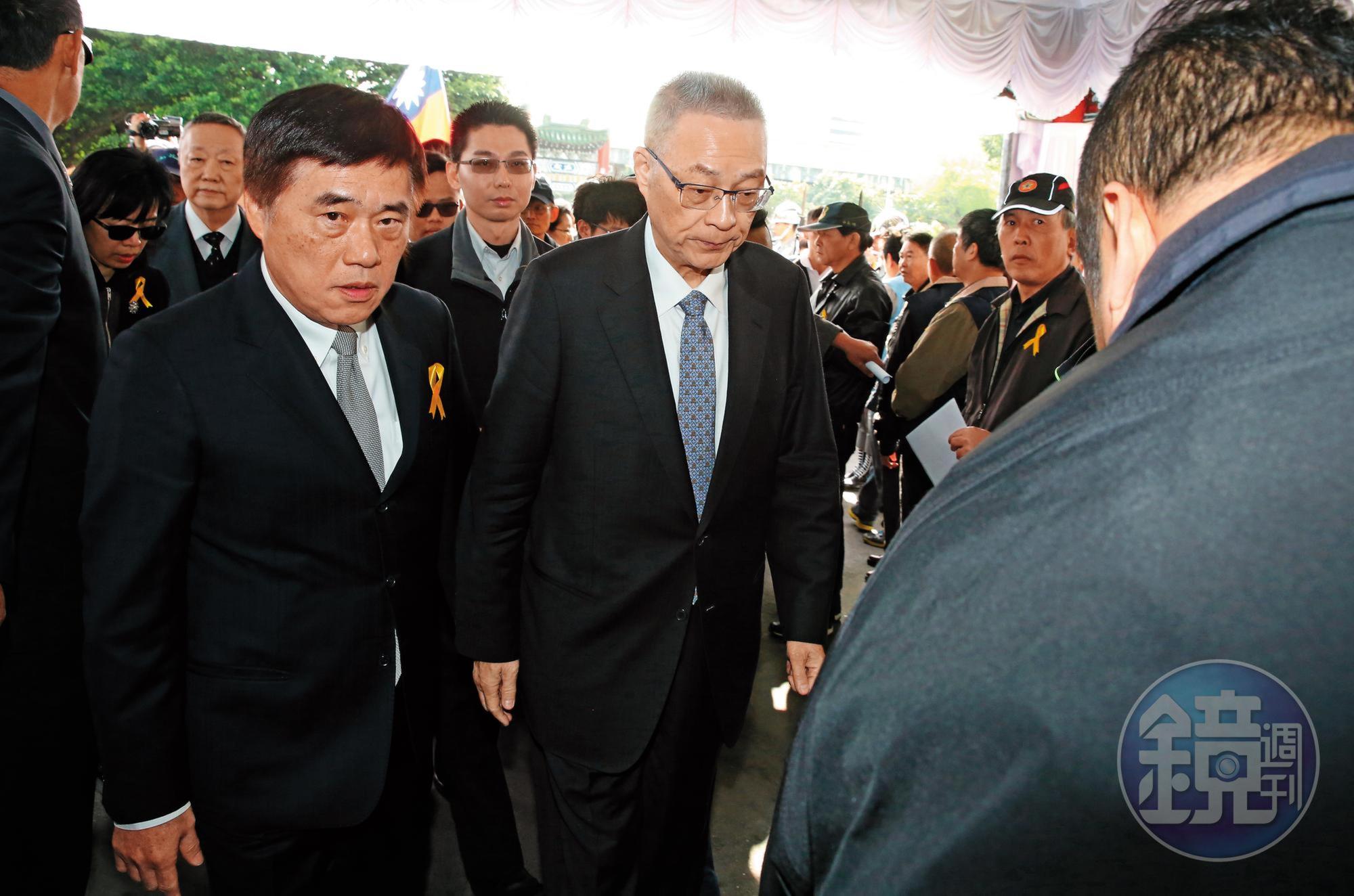 國民黨主席吳敦義希望率團登陸參加兩岸論壇，但仍待總統府核准，知情人士表示，吳成行機率很低，加上不願讓副主席郝龍斌代打，今年恐流會。