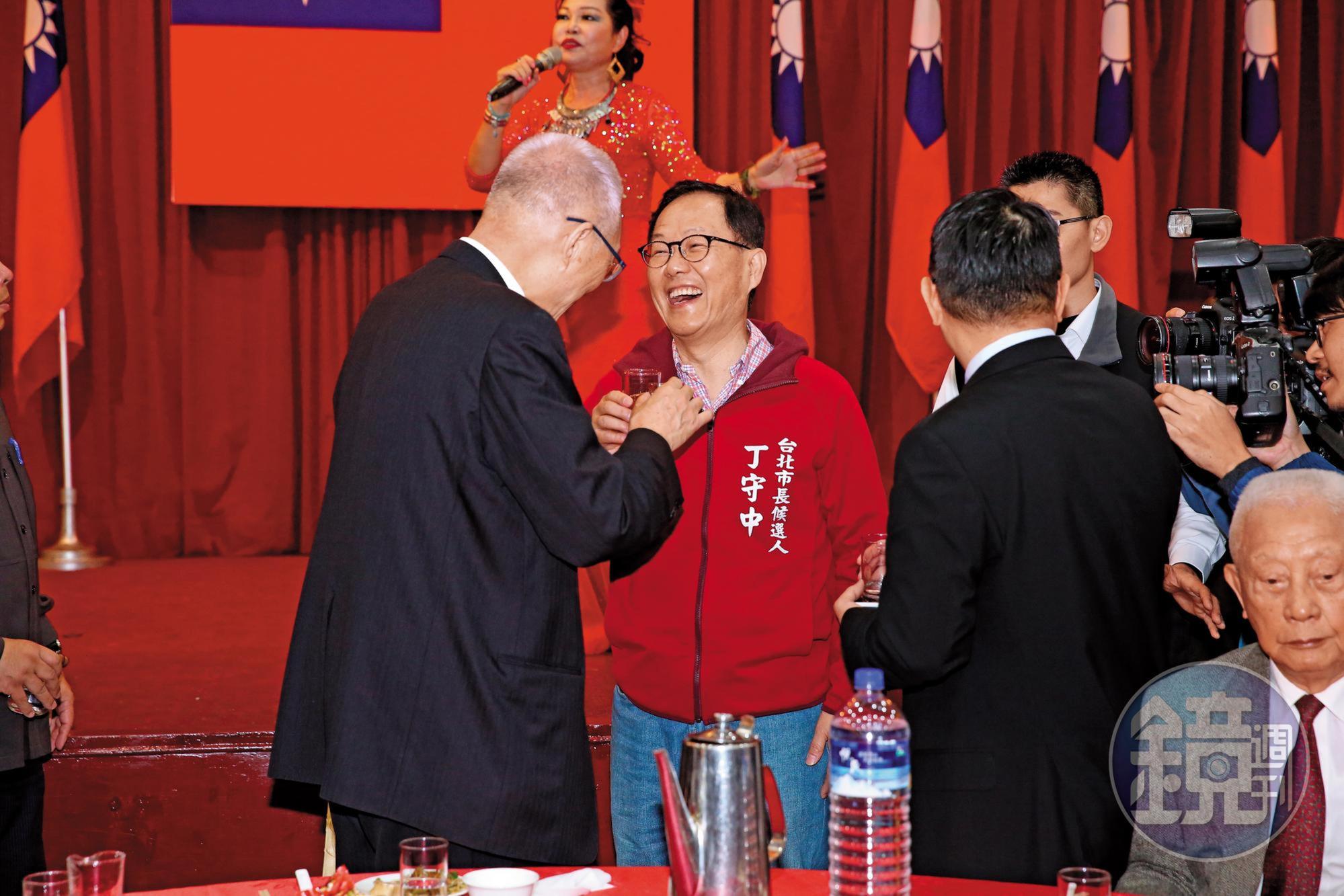 黨內盛傳有「倒丁聯盟」，前立委丁守中雖然說並不在乎，但他曾多次向吳敦義告狀。