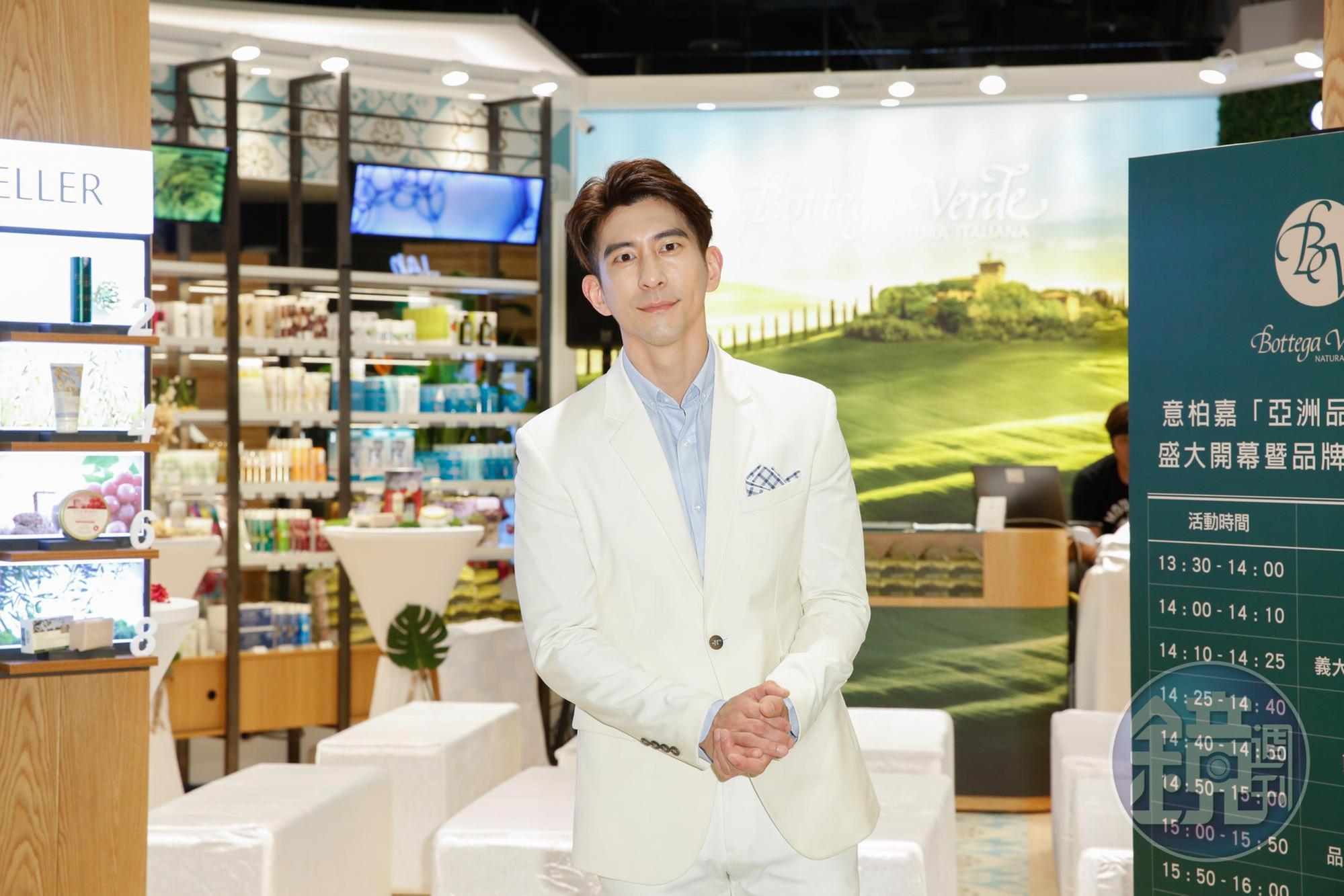 修杰楷自稱凍齡,平時不愛熬夜也不吃宵夜。