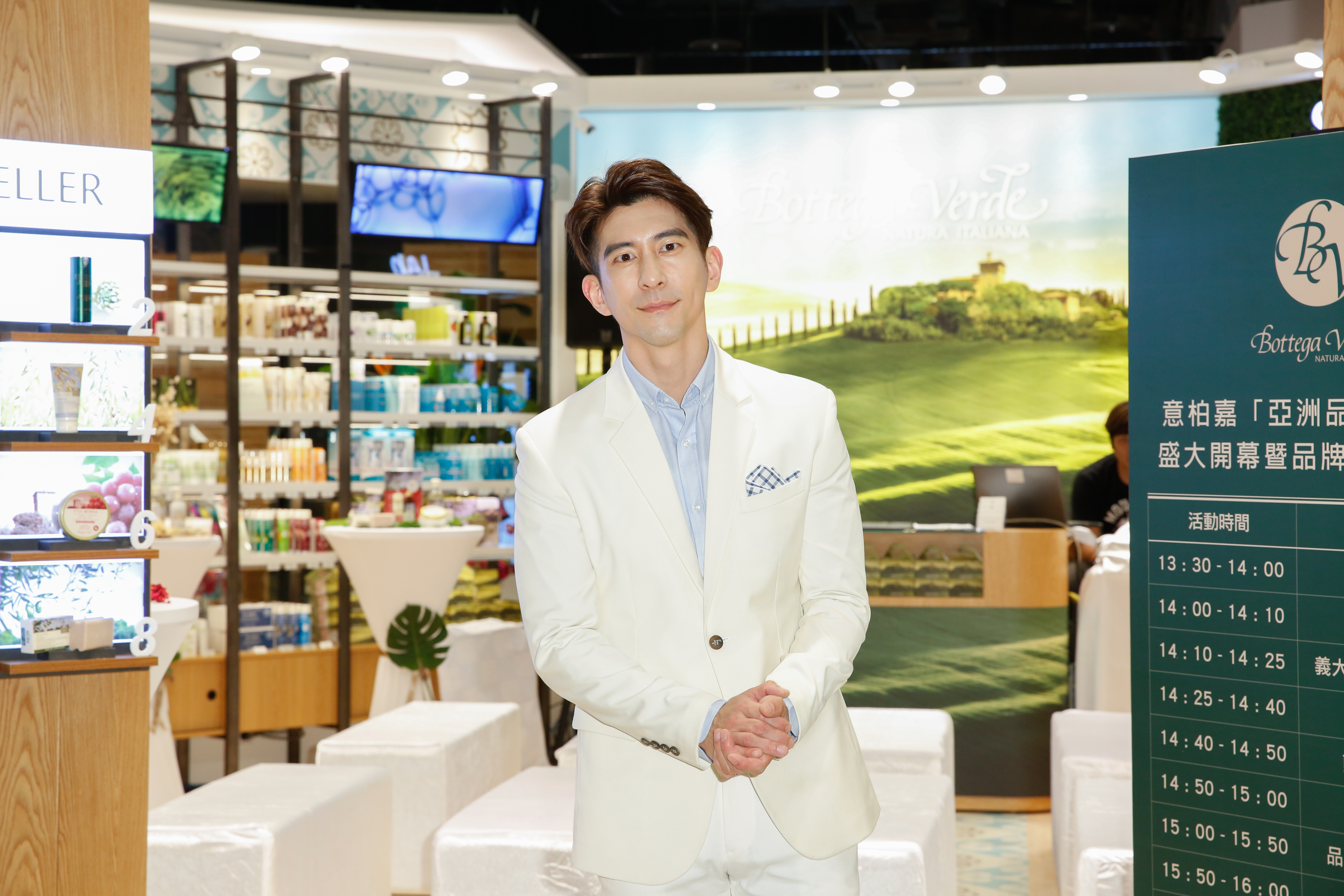 修杰楷自稱凍齡，平時不愛熬夜也不吃宵夜。