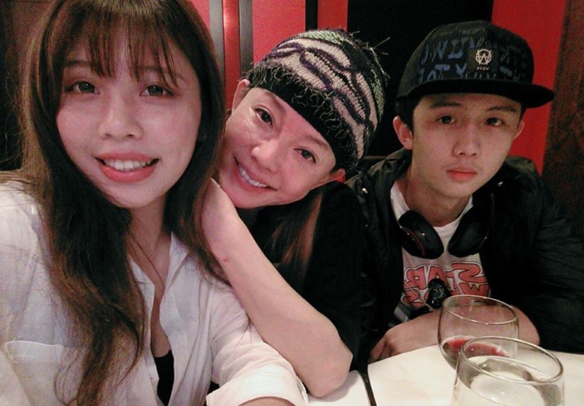 去年8月底，孫華出國念書前，狄鶯曾在臉書表達不捨心情。（翻攝臉書）