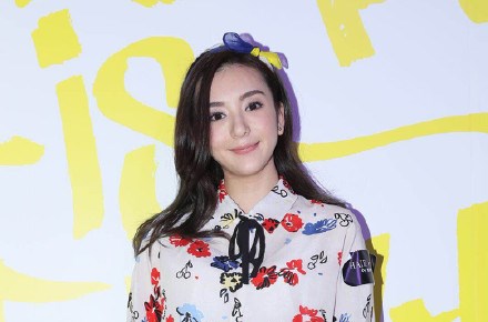 產復極速瘦身的城嫂方媛昨夜首次出度香港時尚活動，大方談起老公城城及6個月大的女兒。（方媛微博）