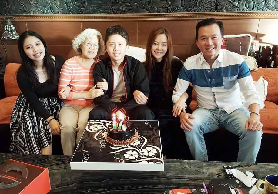 兒子在美揚言開槍被逮，狄鶯和孫鵬急趕赴美。（翻攝臉書）