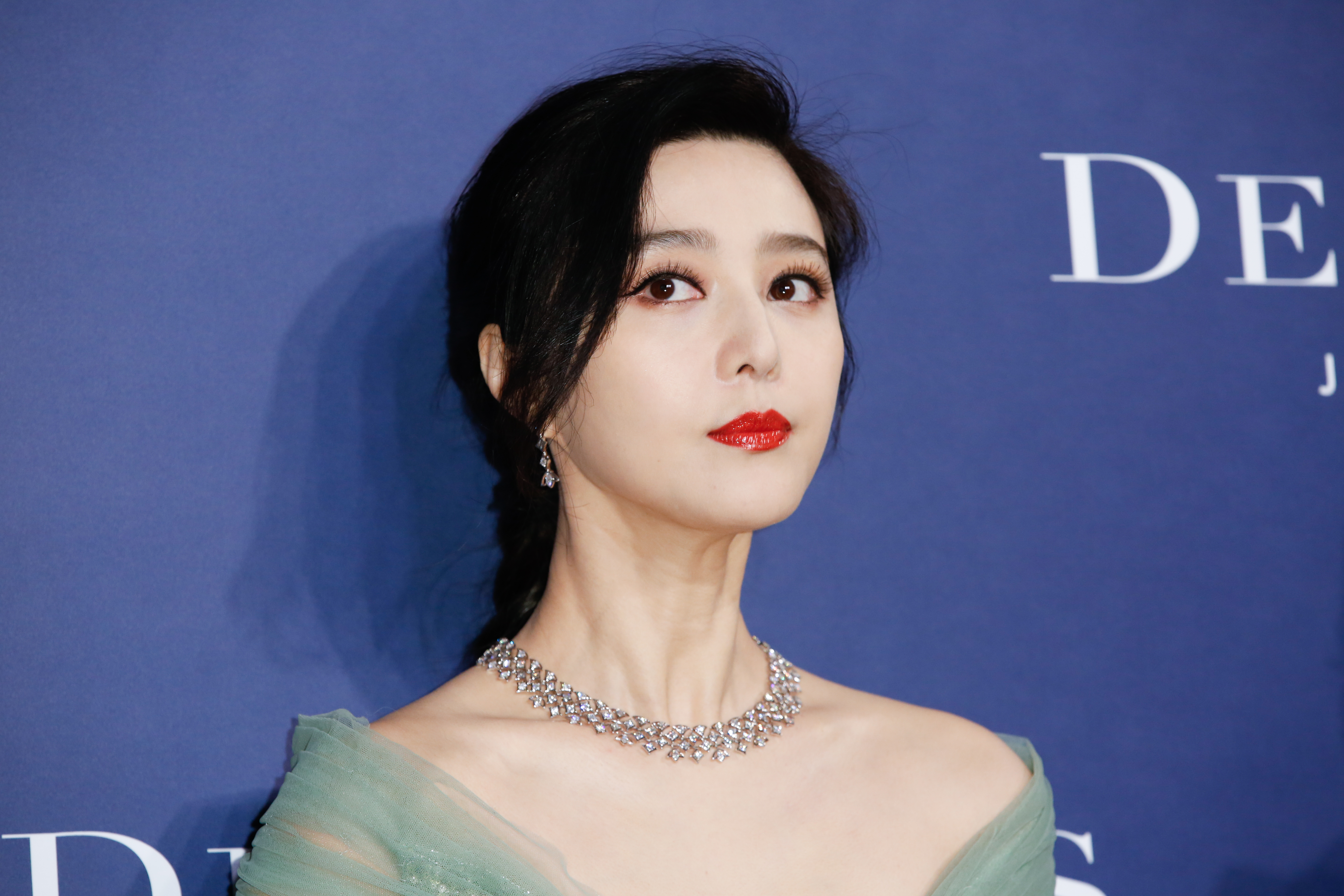 范冰冰28日來台參加記者會，表示期待新劇《巴清傳奇》的播出，豈料第二天劇中男主角高雲翔就被踢爆性侵女製片。