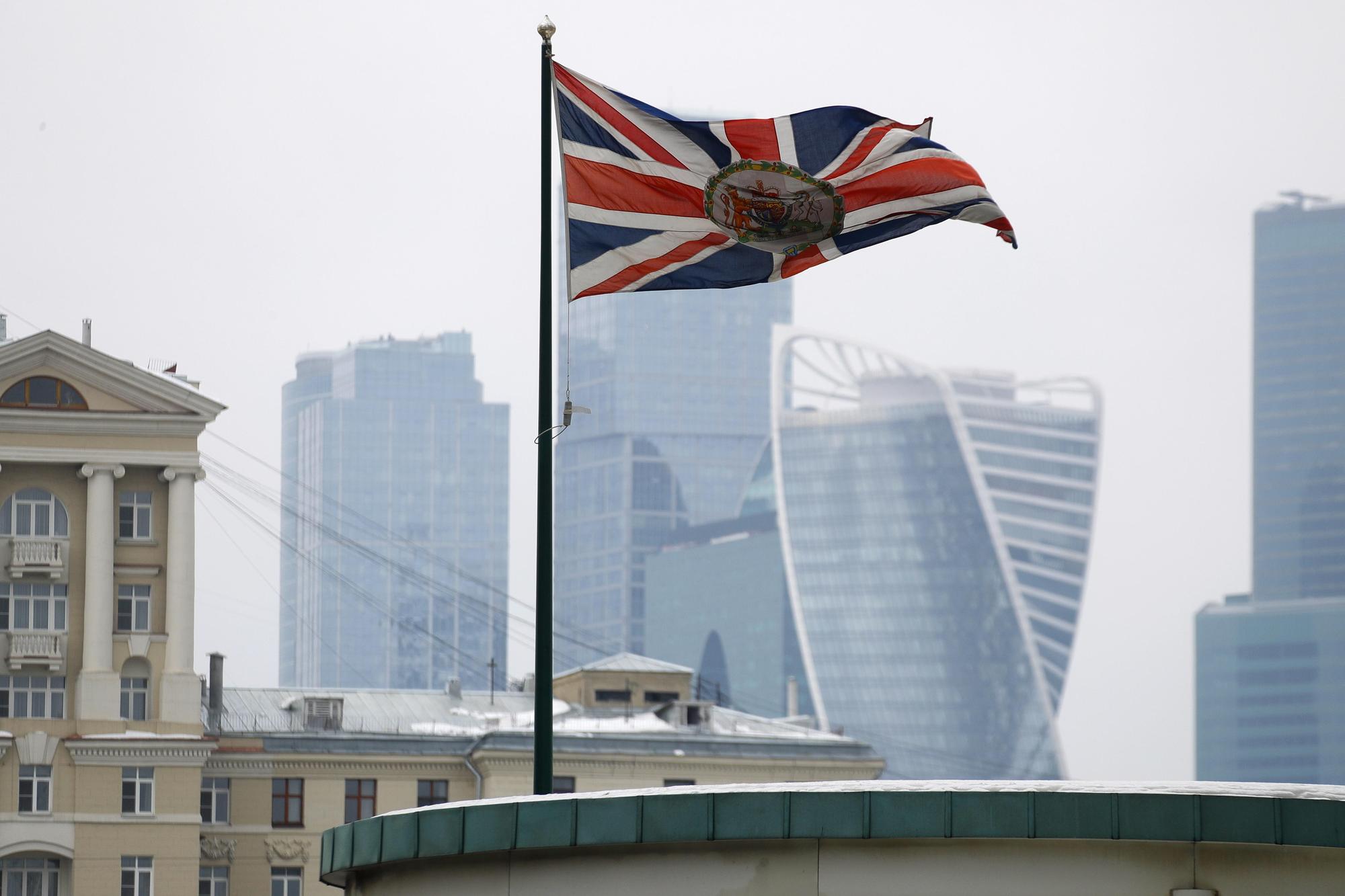英國駐莫斯科大使館。在英國勒令23名俄羅斯外交官員在一週內離境後,俄羅斯也如法炮製宣布驅逐23名英國外交官。(東方IC)