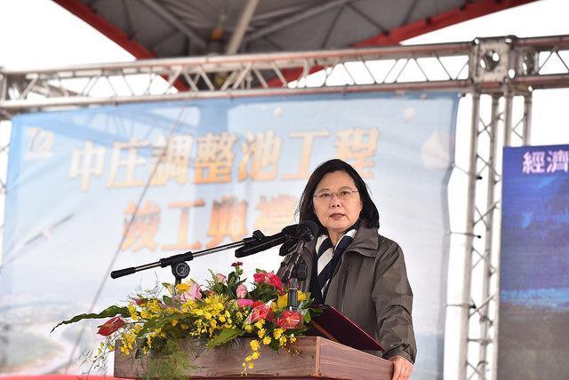 總統官邸槍擊案發生當日，總統前往桃園市出席「中庄調整池竣工典禮」。（總統府提供）
