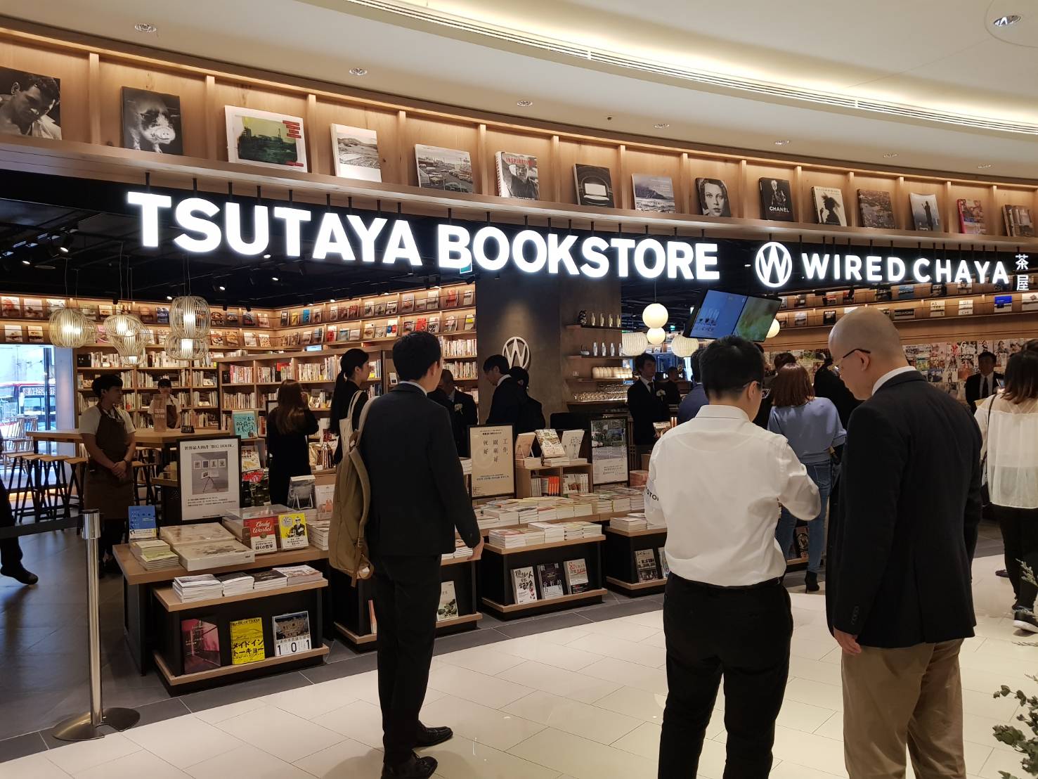 日本TSUTAYA BOOKSTORE繼2017年11月24日進駐CITYLINK松山貳號店後，3月29日第二家緊跟著進駐CITYLINK內湖店。