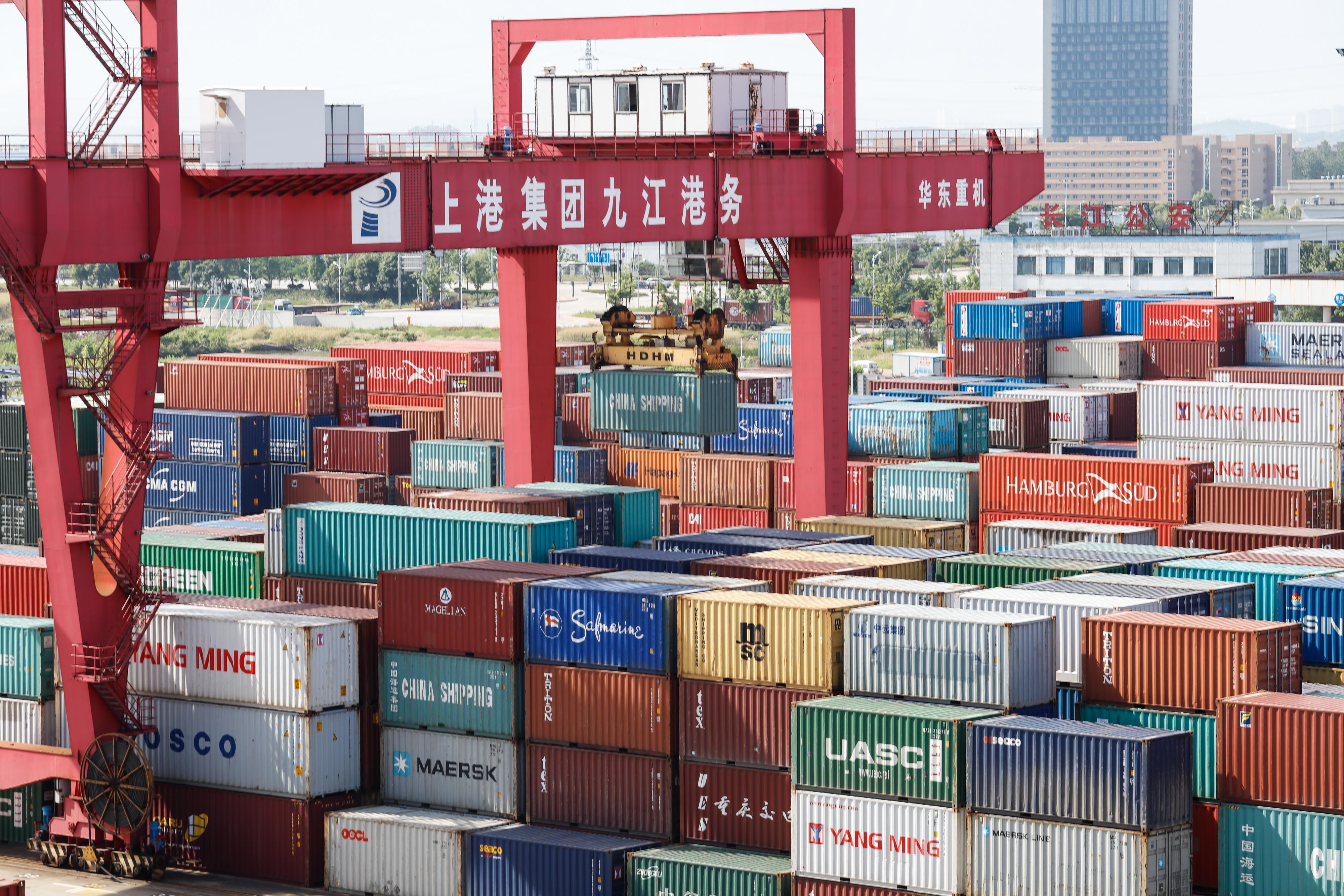 中美貿易大戰箭在弦上，雙方均提高進口關稅，將增加國內進口商成本。（東方IC）