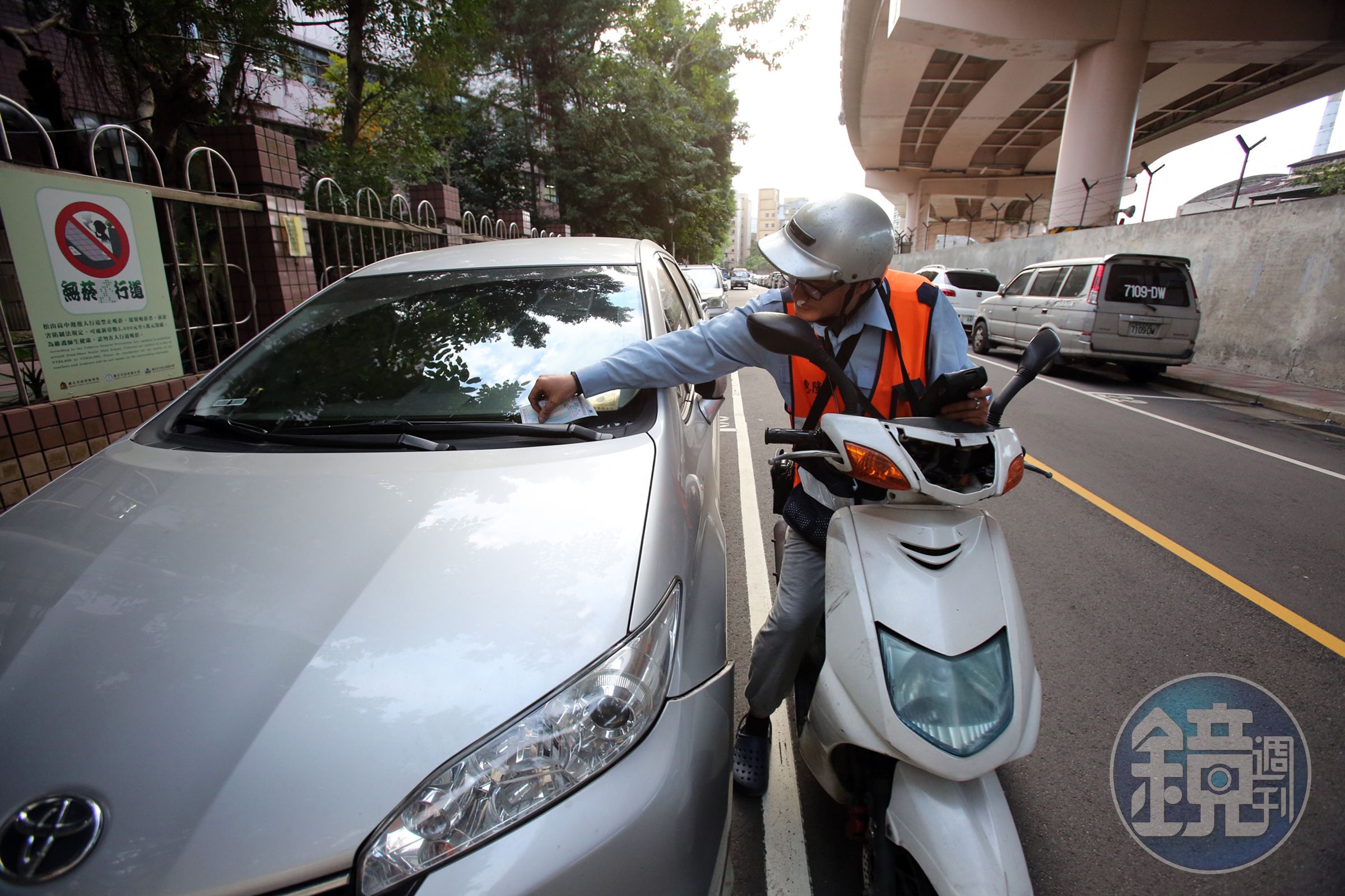 路邊停車費等非銀行認列的「一般消費」，多數無法享現金回饋優惠。
