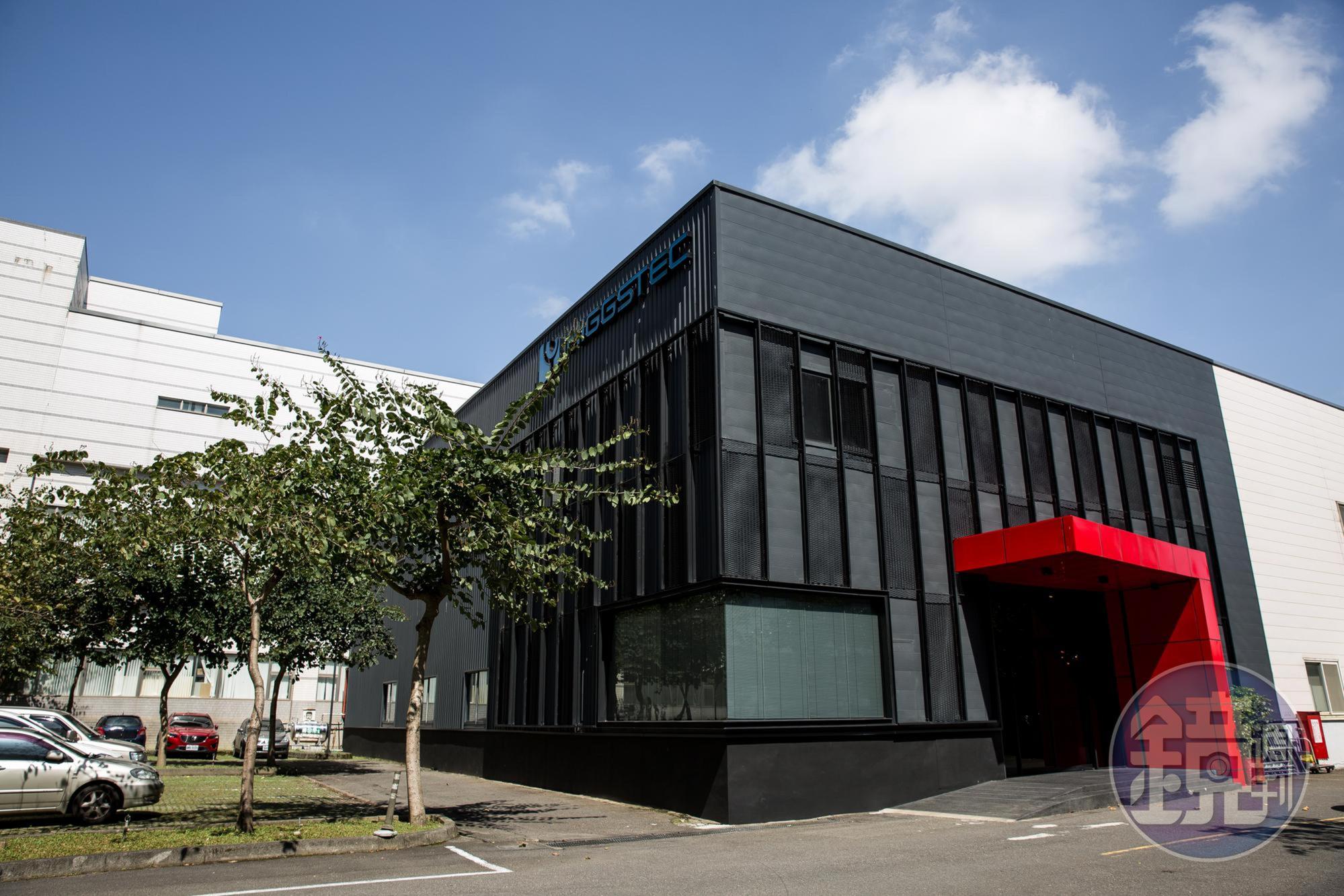 萬達於桃園華亞科技園區及宜蘭利澤各有一生產製造工廠,圖為華亞廠,佔地1700坪,生產電阻式及加值型觸控產品為主。