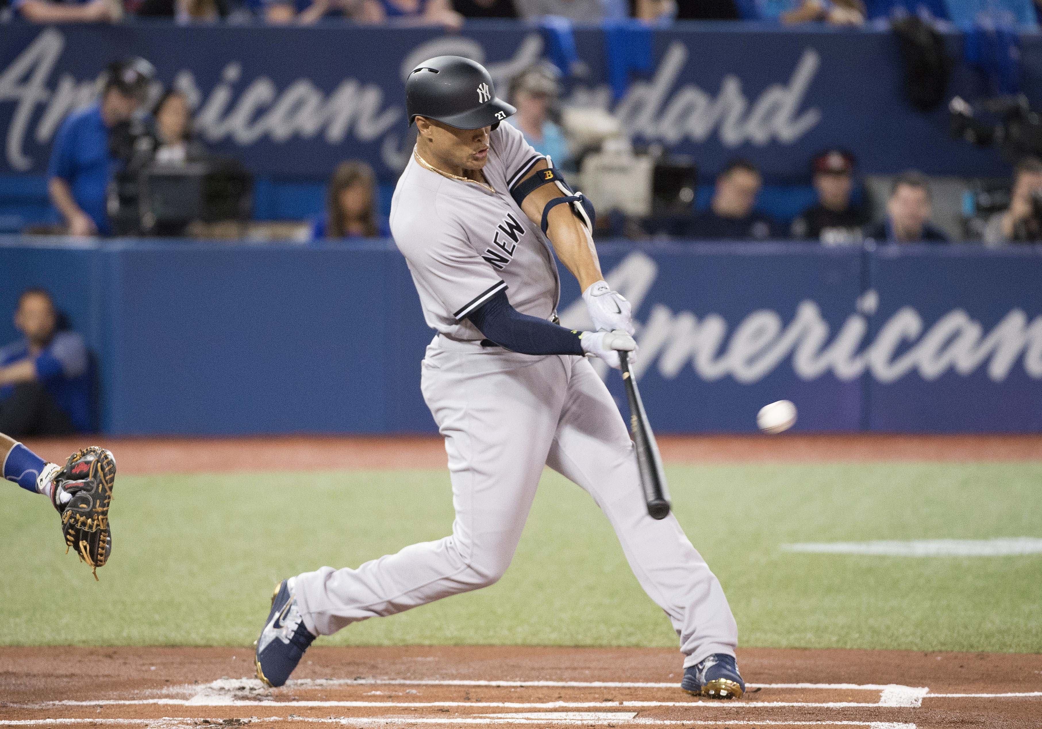 「怪力男」史坦頓單場敲出雙響砲，一共繳出3安打、4打點，幫助洋基以6比1擊敗藍鳥。（東方IC）