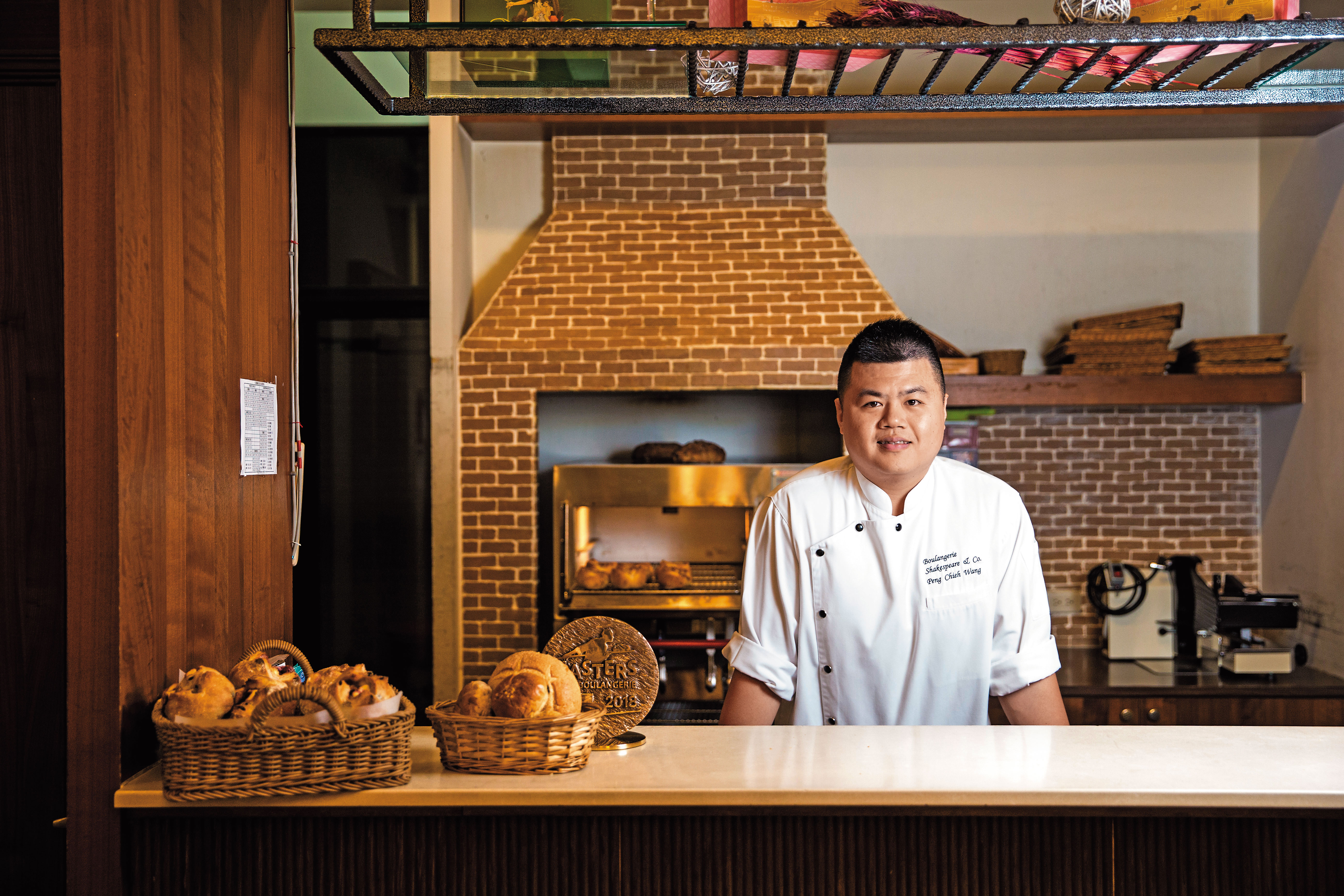 繼吳寶春拿下世界盃麵包冠軍之後,王鵬傑十年磨一劍,終於也在今年站上了麵包冠軍之位。