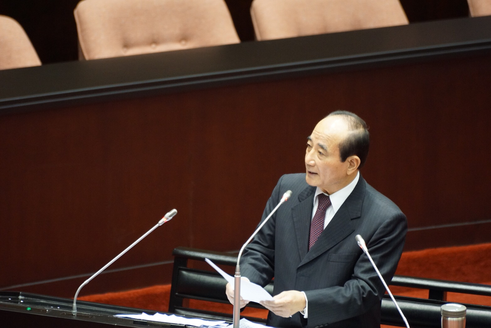 前立法院長、國民黨立委王金平今以「實事求是、解放思想，為生民立命為萬世開太平」為題進行質詢。（王金平辦公室提供）