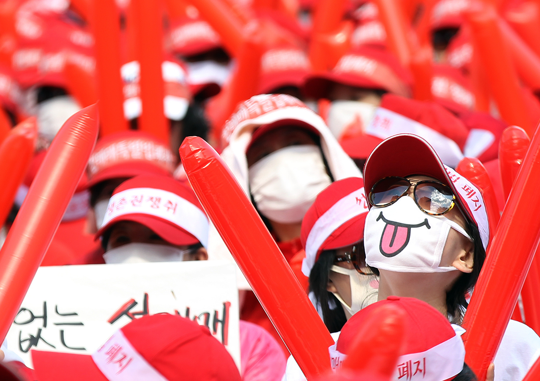 南韓性工作者曾在2011年集體上街抗議「反賣淫法」。（東方IC）