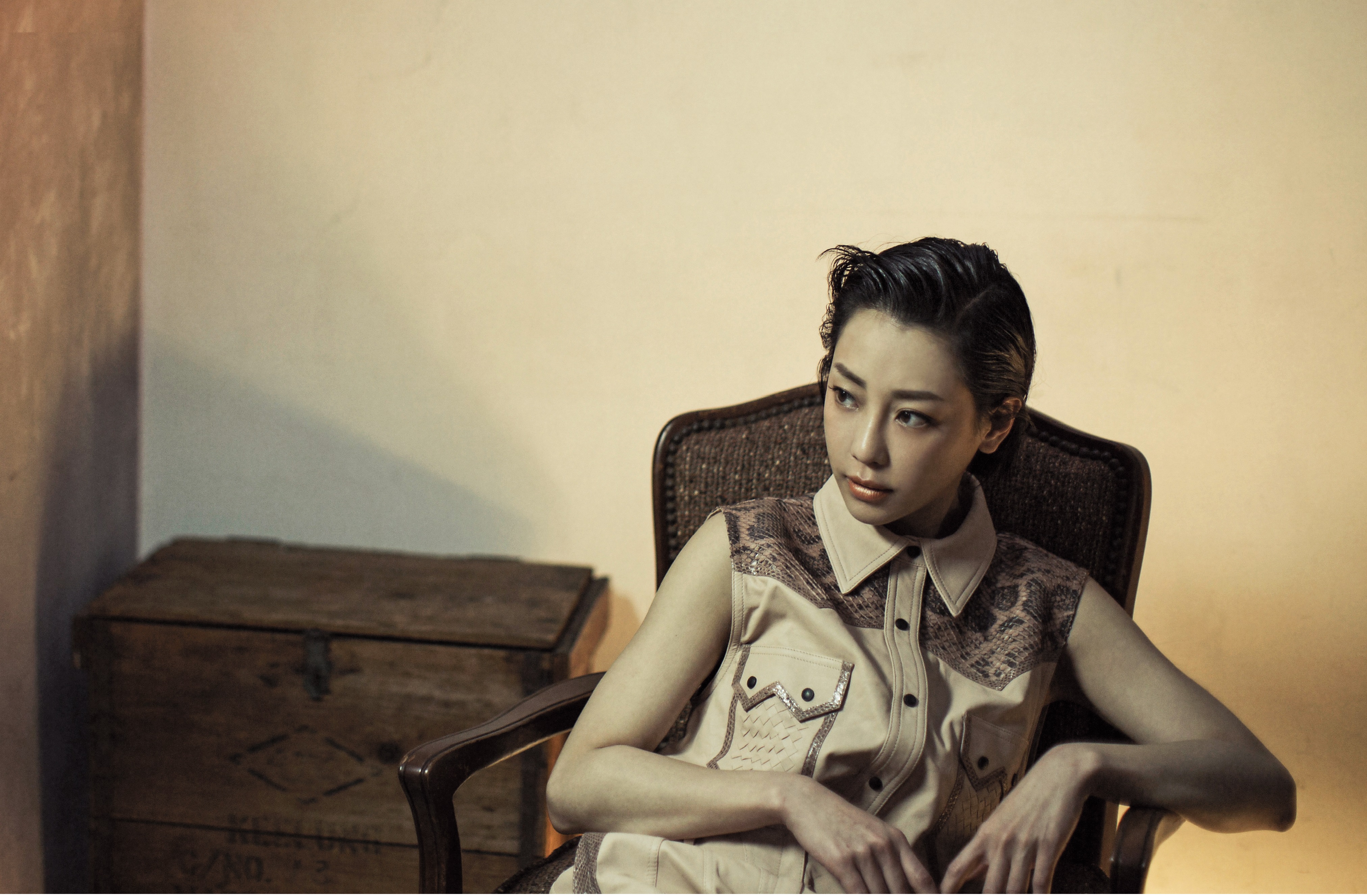 一想到謝欣穎，就會跑出「甜美」「溫柔」之類的形容詞，但她自己卻說這些詞彙「不真實」，不是真正的她。