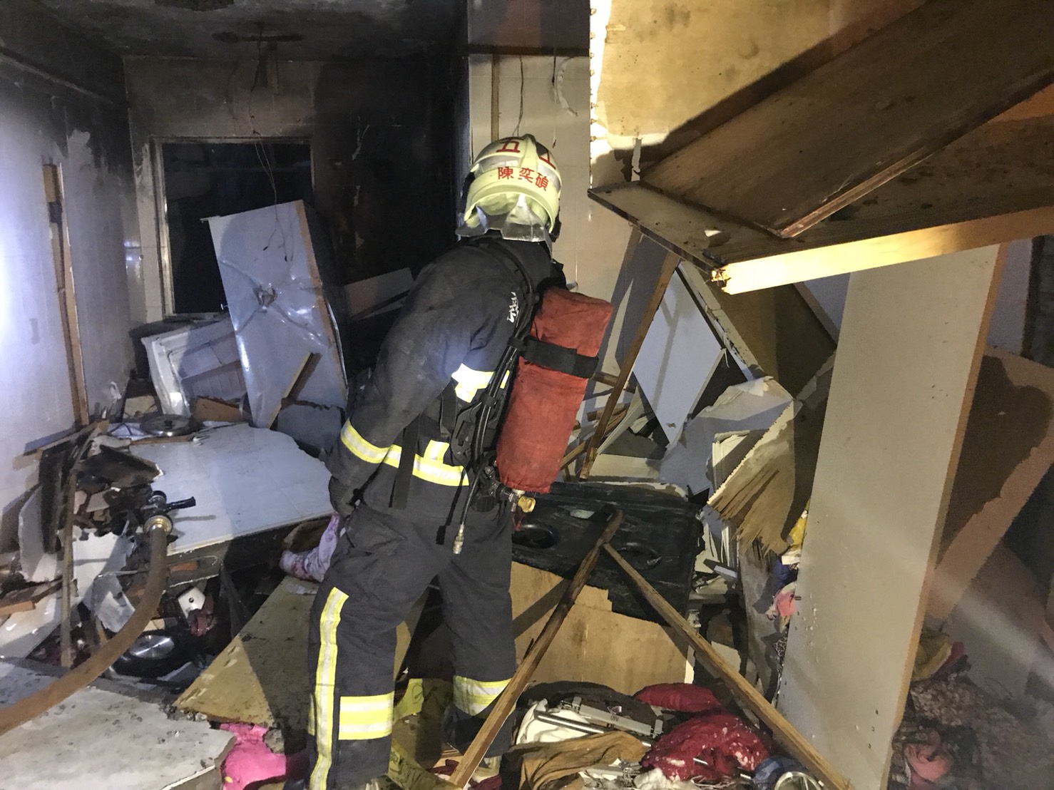 新北市三重區大同北路259號的公寓2樓發生氣爆。（警方提供）