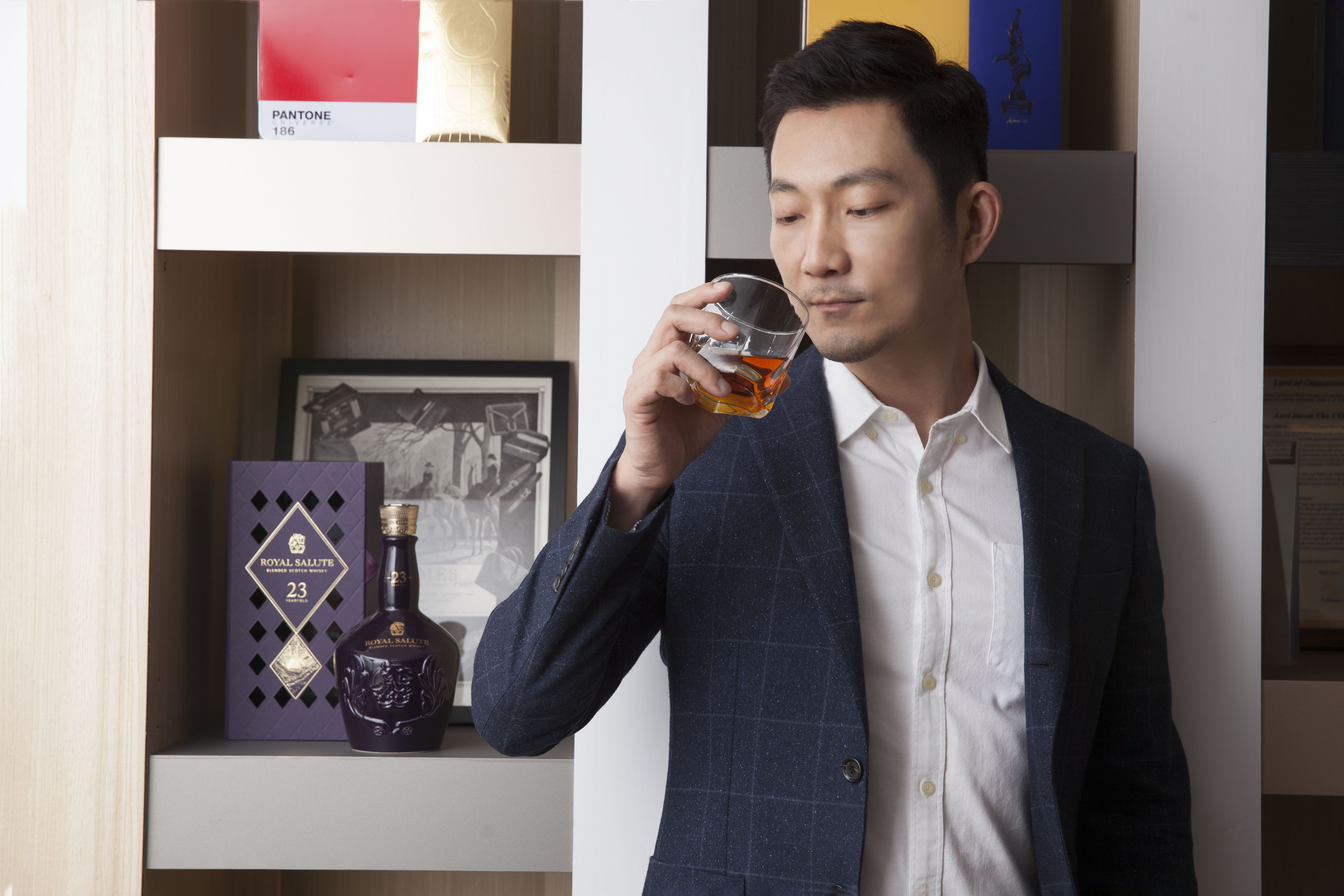 皇家禮炮的瓶身設計十分具有藝術感，是許多威士忌迷的收藏品。