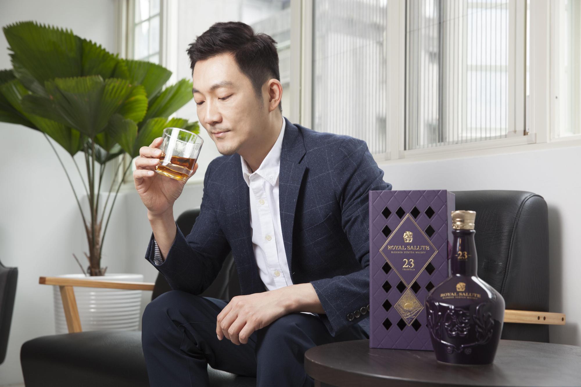 皇家禮炮23年特別選用象徵皇室的紫色。