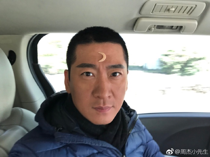  周杰傳出批評陳道明演技差而遭封殺，他主演的《少年包青天》系列第二集主角換成陸毅。