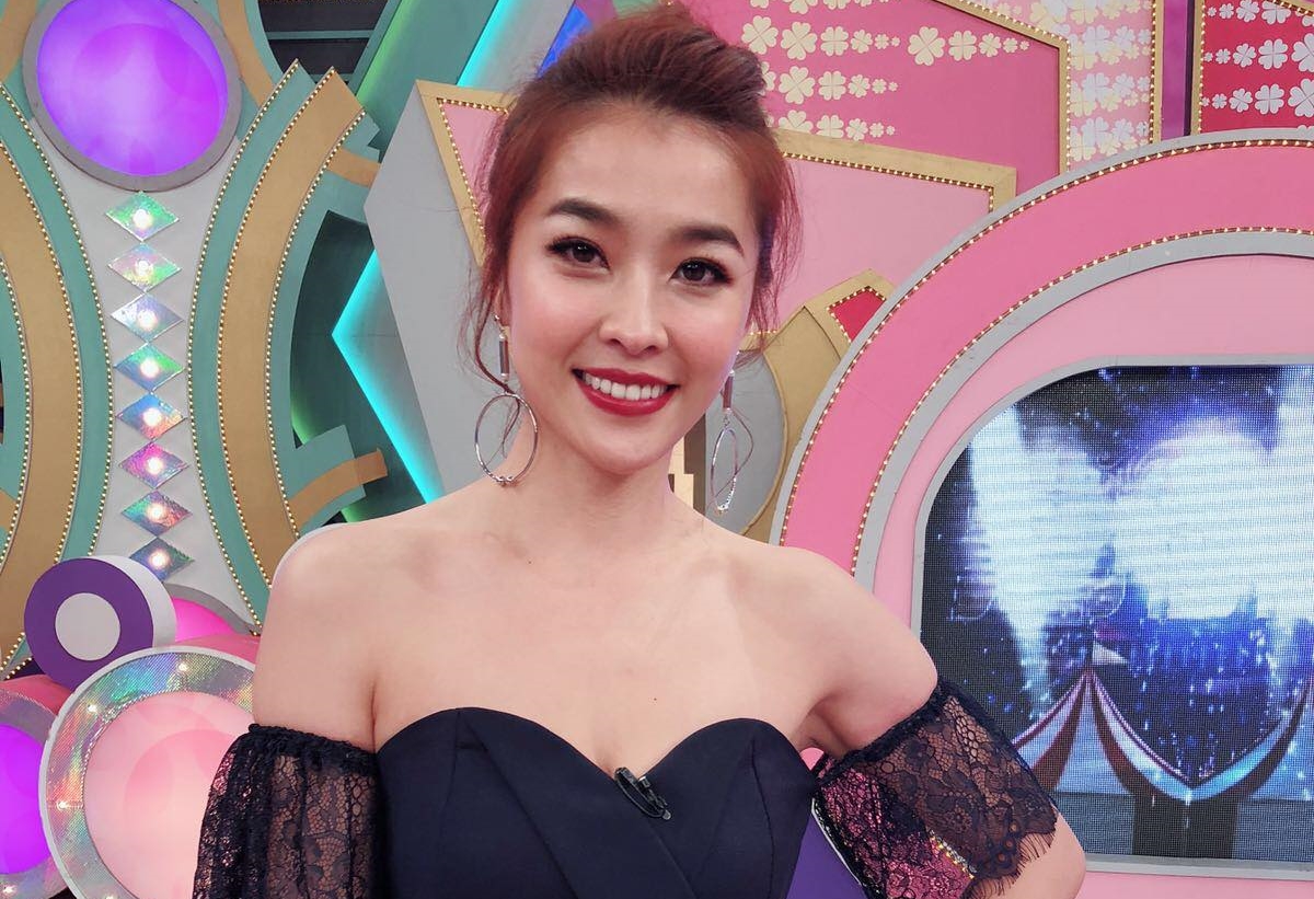 小嫻失婚後也努力掙錢，傳出10天就吸金400萬。