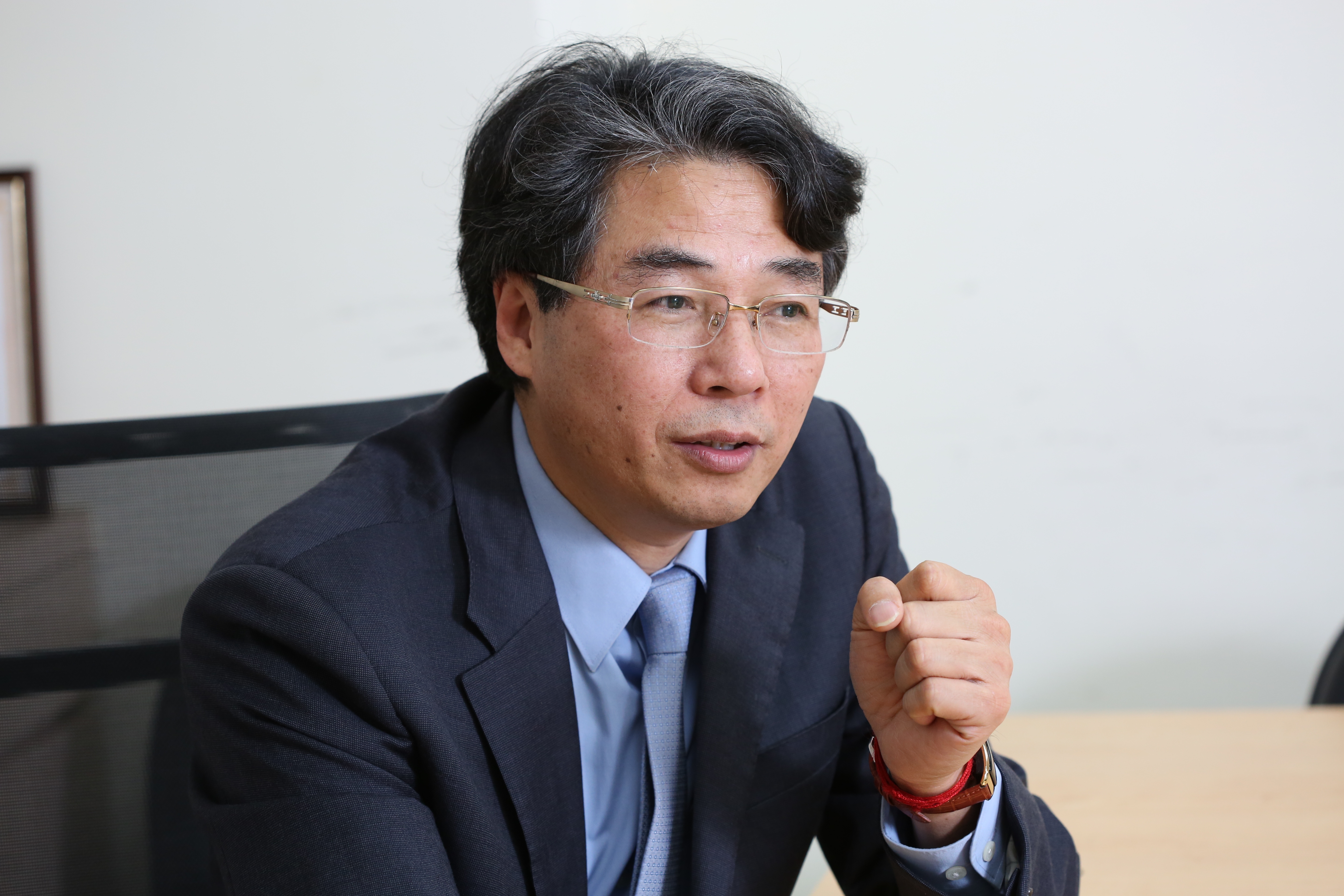 捷安達國際保經公司董事長吳鴻麟認為，只要了解商品的內涵和風險，不拿短期資金買，類全委保單是不錯的商品。