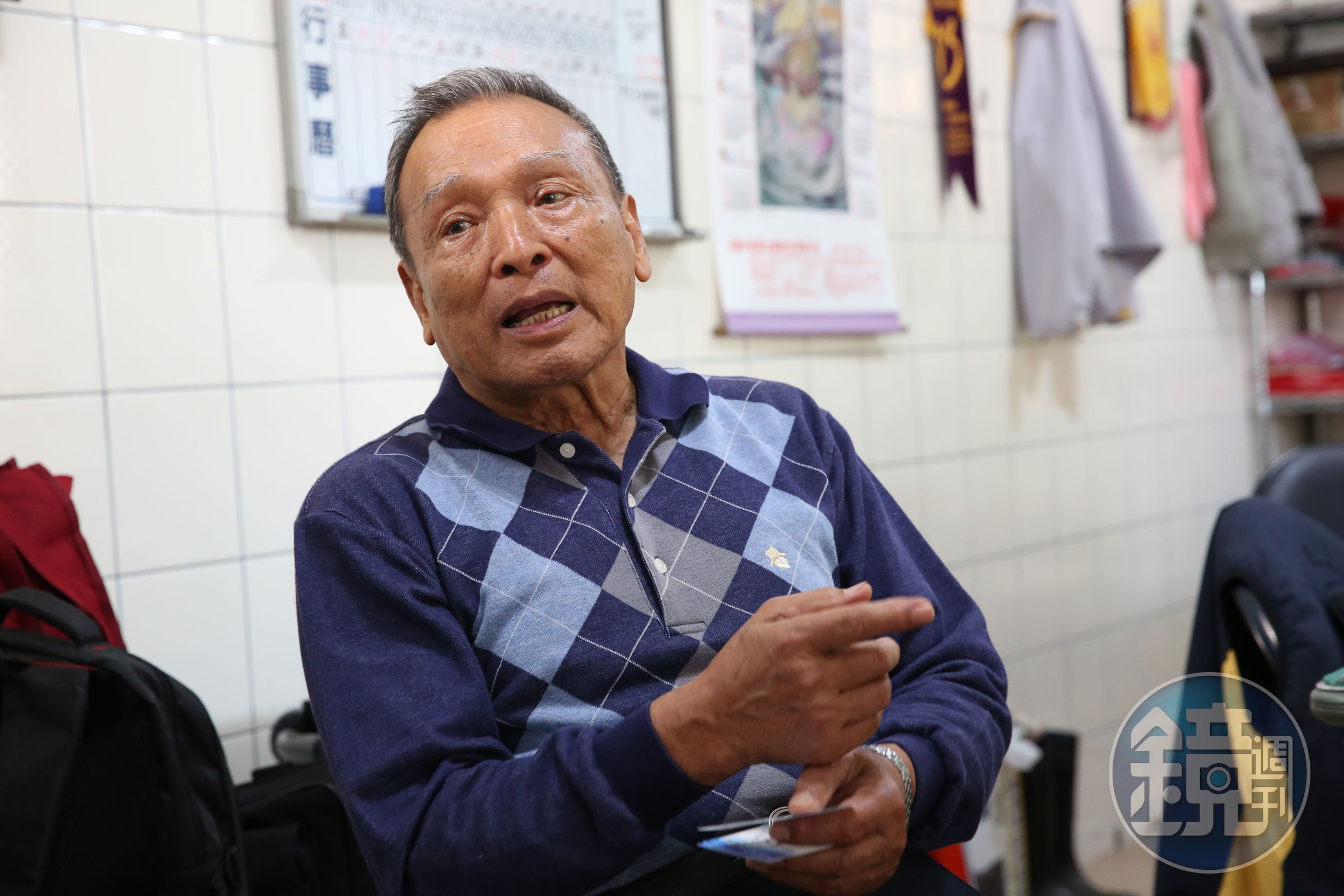 大墓公董事長盧國雄認為改制財團法人是為讓社會監督，但申請過程一波三折讓他十分無奈。