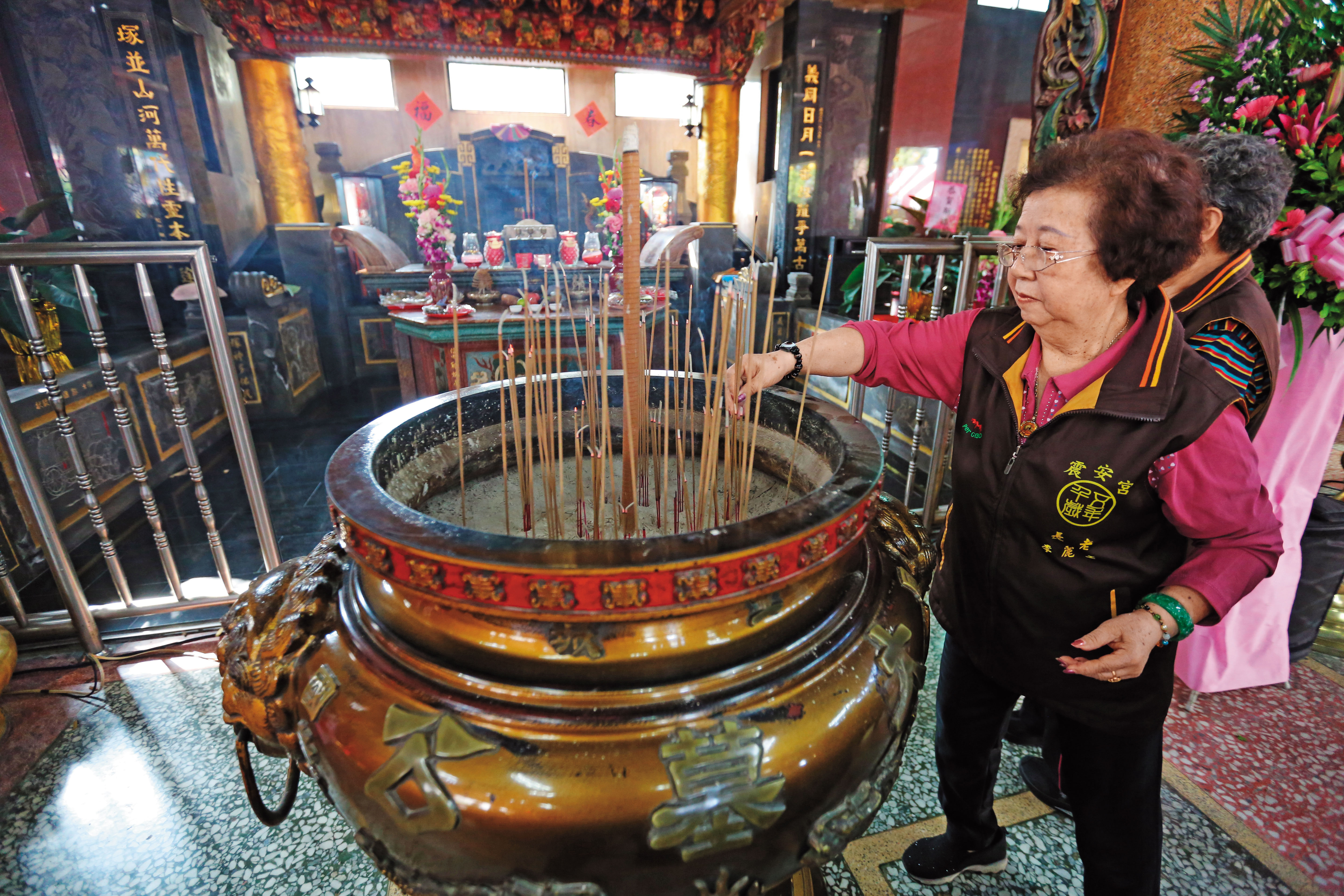 大墓公是當地居民的中心信仰，清明和中元祭典總吸引上千人參加。 