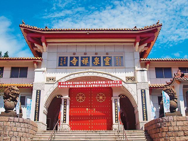陳振豐主張與靈泉禪寺多次斡旋土地糾紛，認為追訴期已過，雙方僅是民事糾紛。（翻攝靈泉禪寺官網）