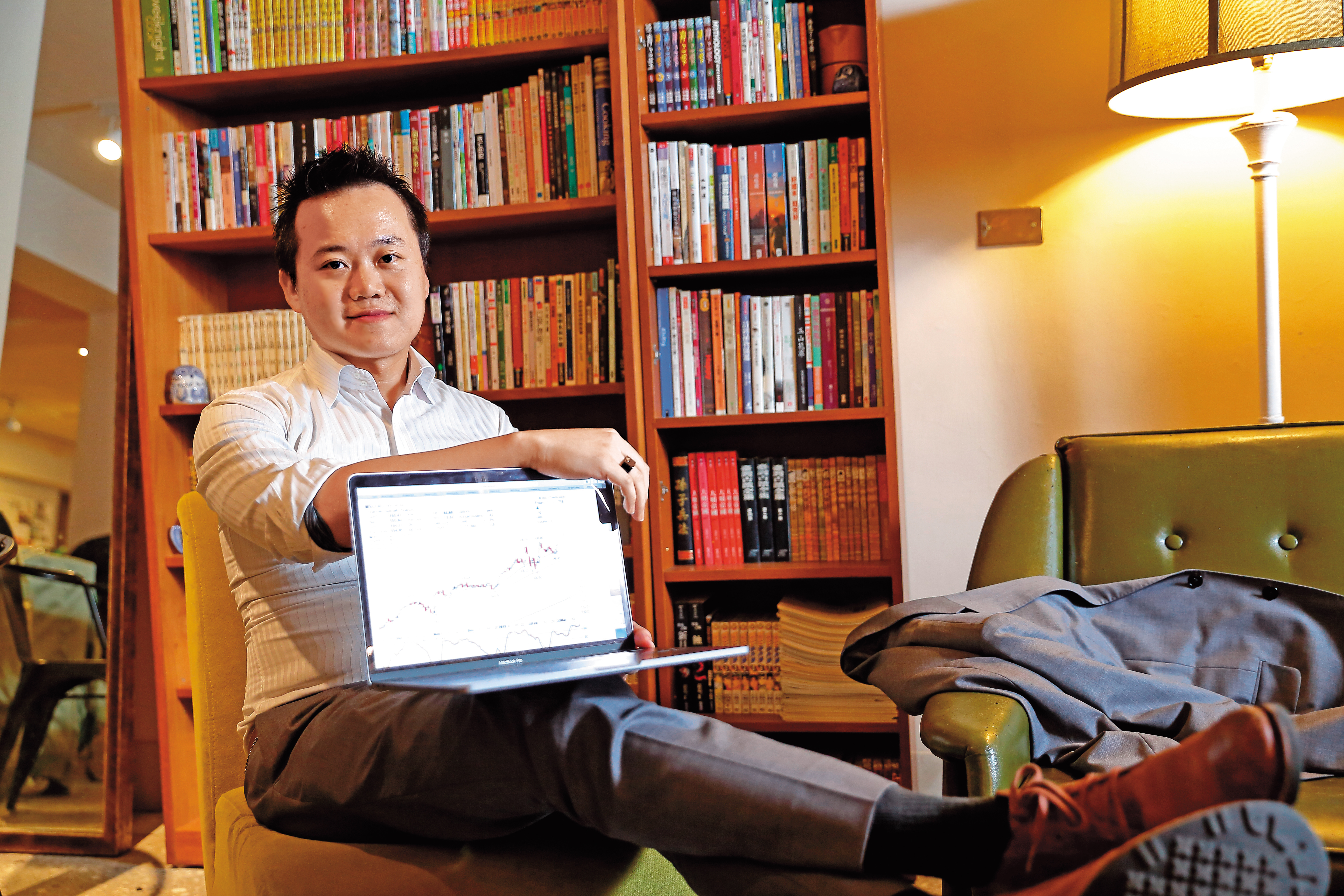 蘇百舜專挑美國大型股票，秉持長期持有原則，10年來輕鬆賺進8成獲利。