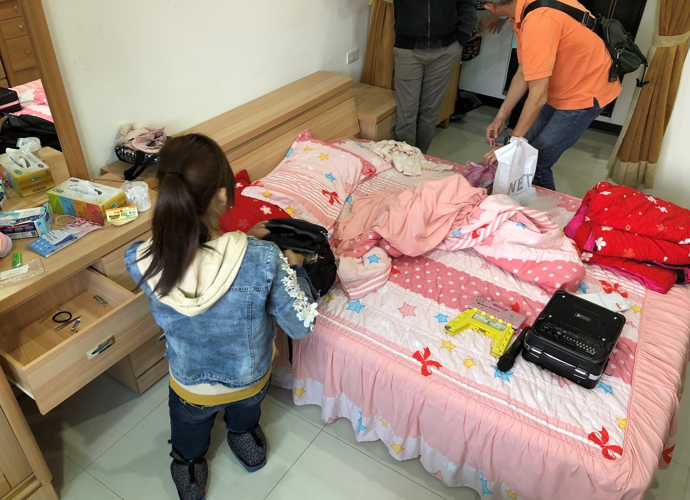 馮嫌組織買藝行乞集團，被新北市專勤隊查獲。（新北市專勤隊提供）