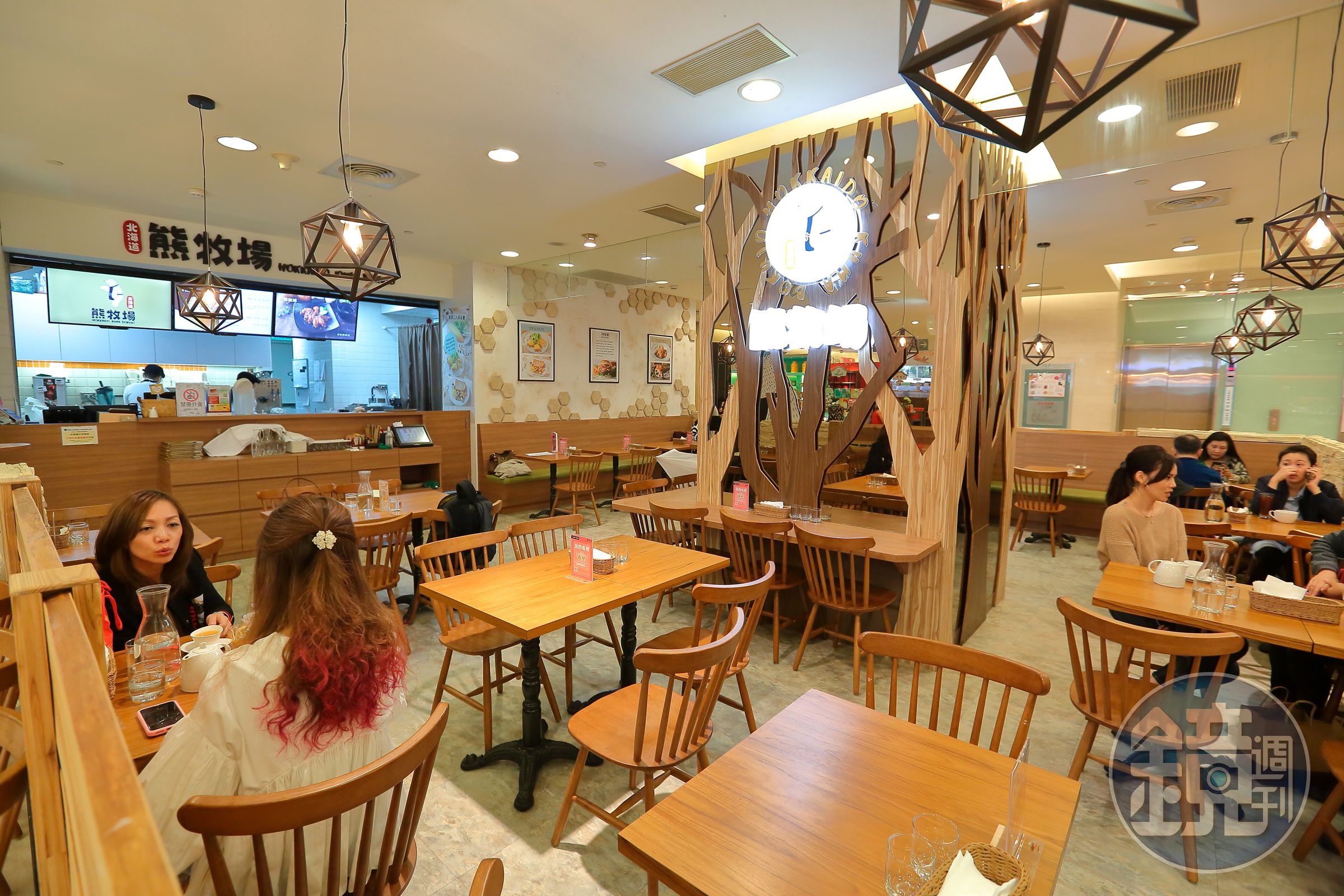 為打進百貨通路，方淑宜頂下熊牧場日式洋食品牌，圖為SOGO復興店。