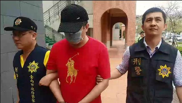 台中警方押解陳嫌回台南應訊。（警方提供）