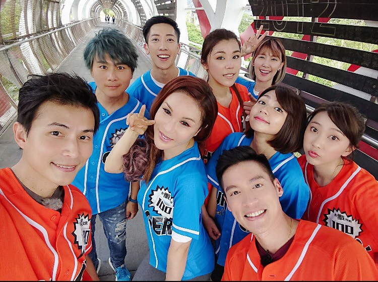 利菁曾帶師妹曾智希上《飢餓遊戲》節目。（翻攝利菁臉書）